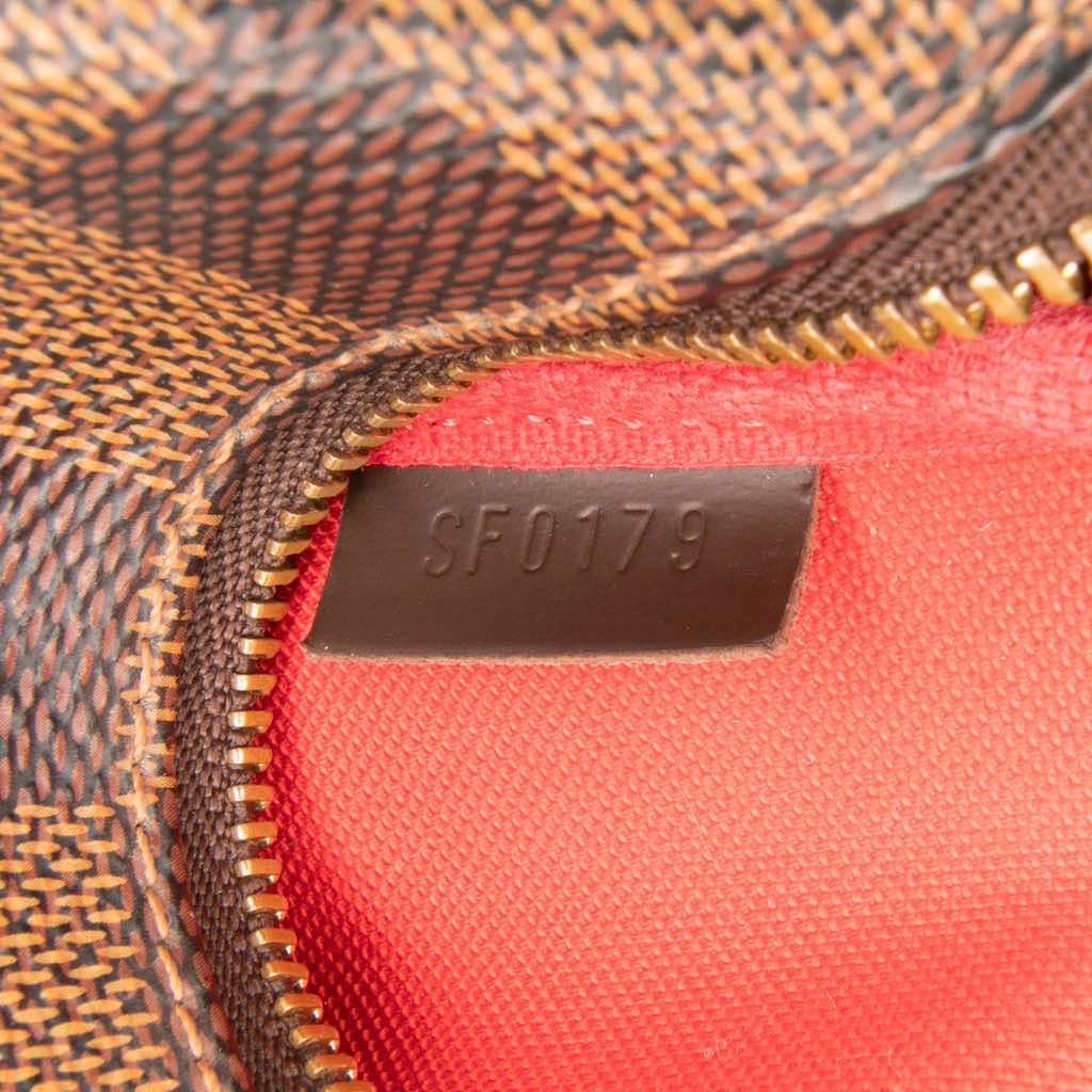 Louis Vuitton Damier Ebene Mini Pochette Accessoires - Detail 1