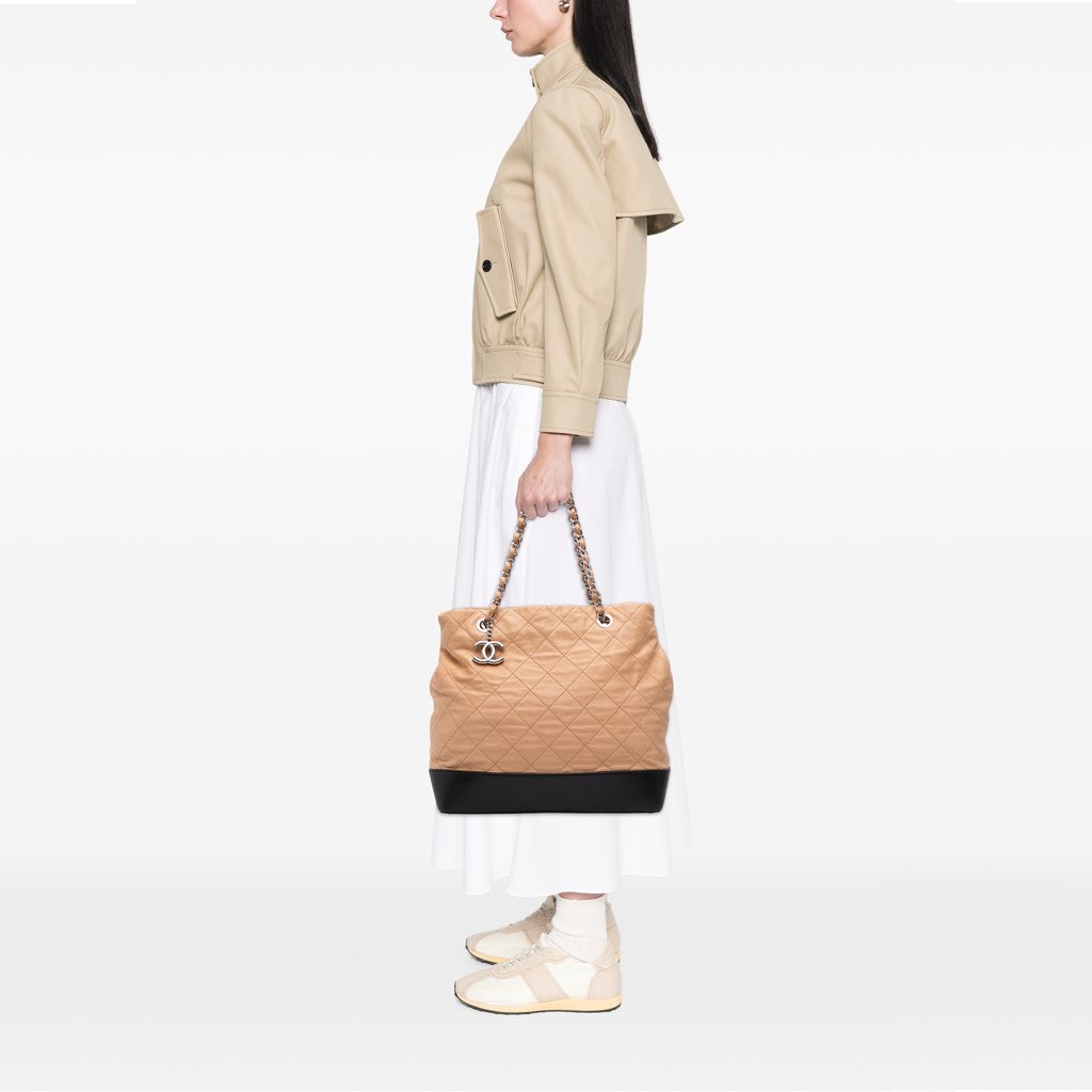 Chanel Large Quilted Iridescent Calfskin VIP Tote - Image 14