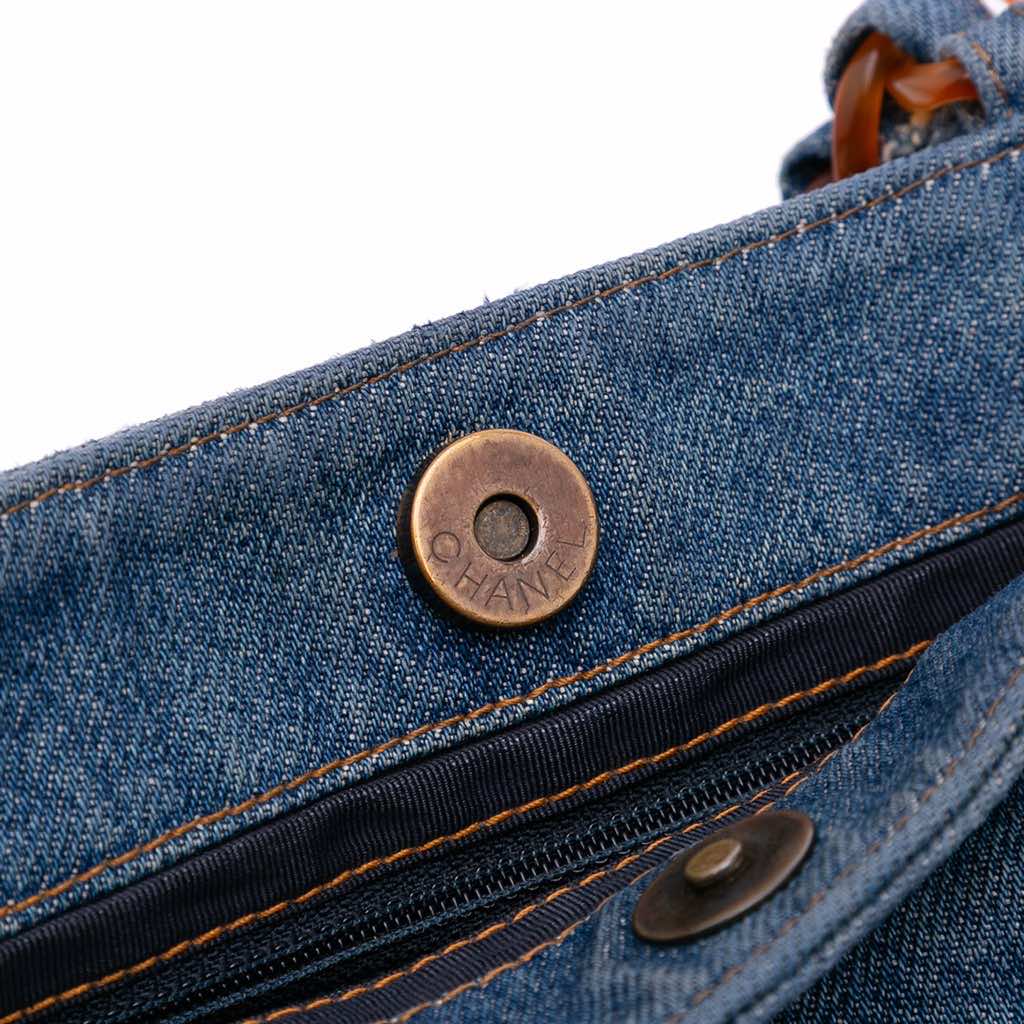 Chanel Small CC Stitched Denim Tote - Detail 2