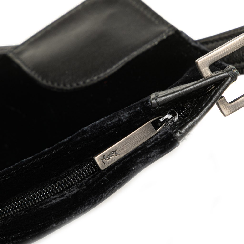 Yves Saint Laurent Velvet Shoulder Bag - Detail 2