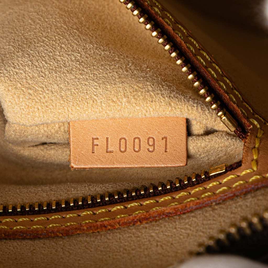 Louis Vuitton Monogram Looping MM - Detail 2