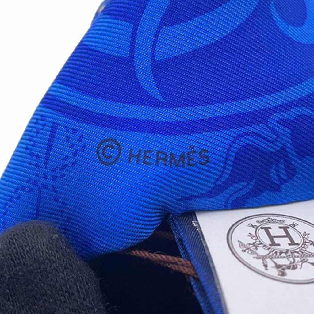 Hermès Ex Libris Les Parisiennes Silk Twilly Scarf - Detail 1