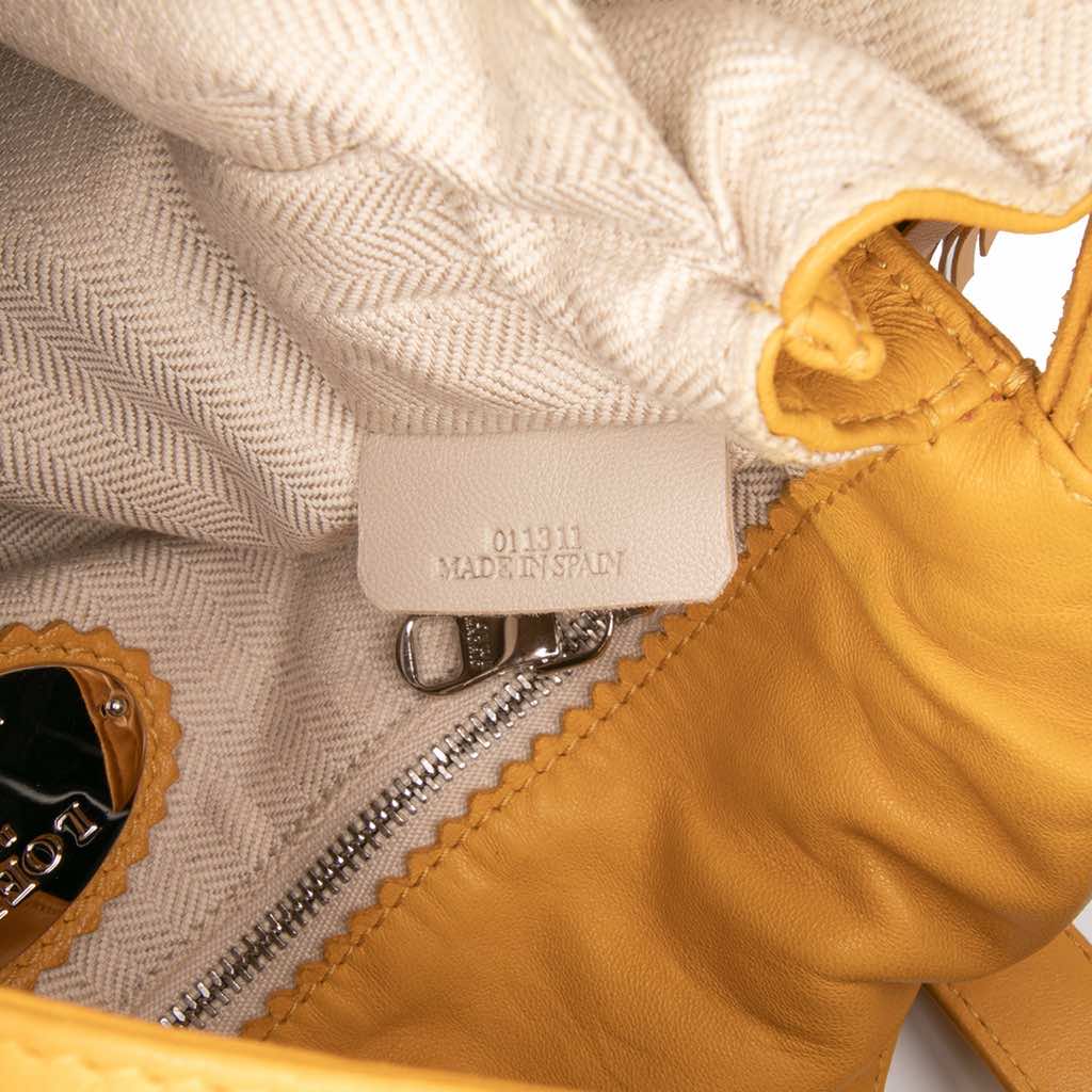 Loewe Nappa Flamenco Tassel 22 Crossbody - Detail 1