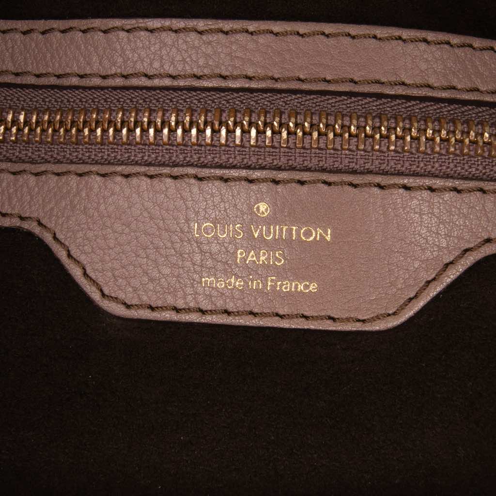 Louis Vuitton Monogram Mahina L Hobo - 5