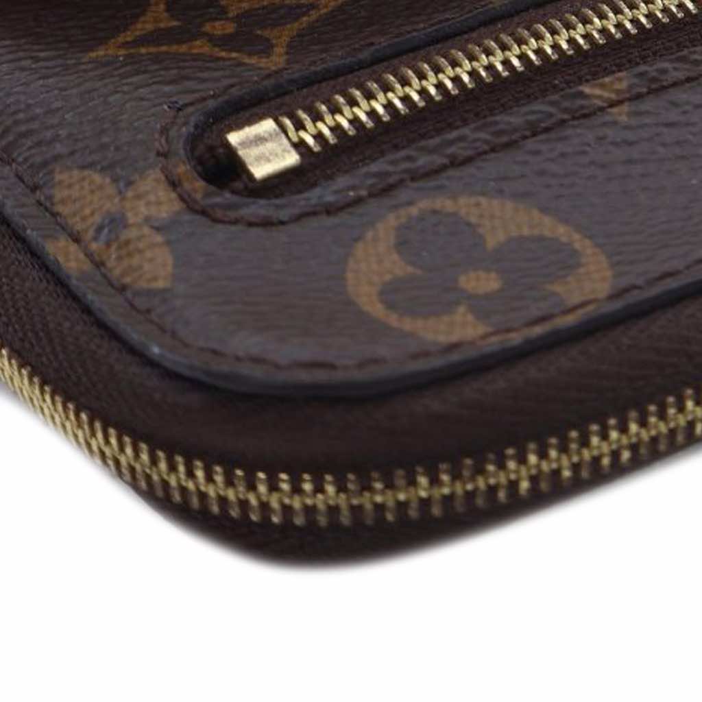 Louis Vuitton Monogram Utility Phone Sleeve - Detail 1