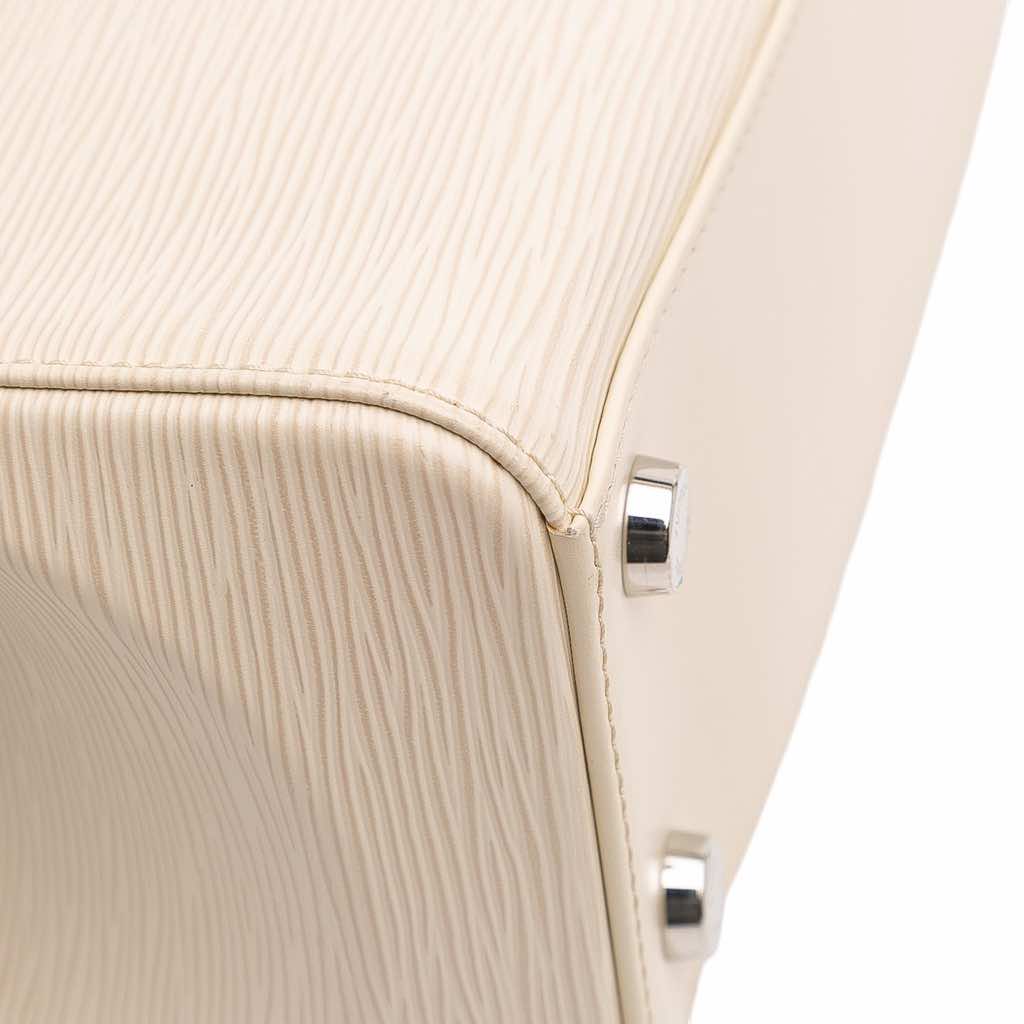 Louis Vuitton Epi Brea MM - Image 10