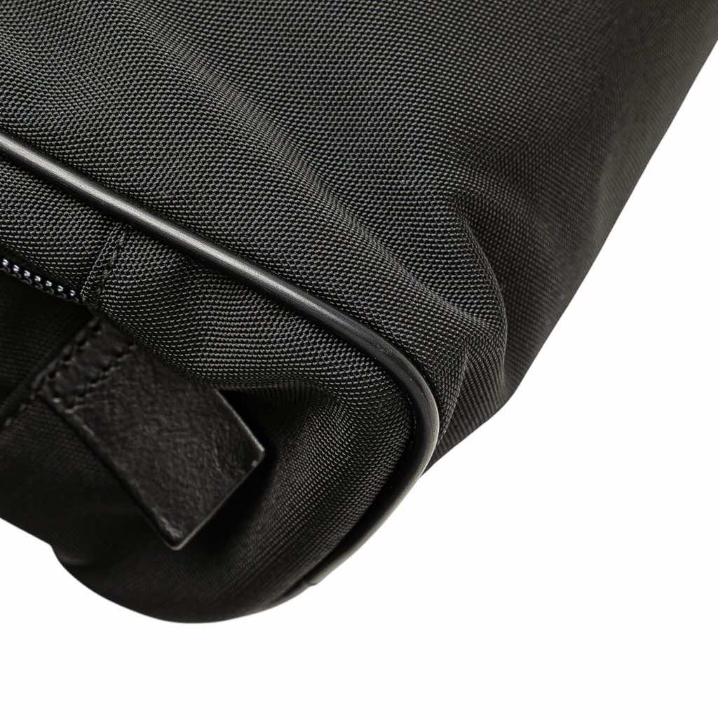 Gucci Nylon Clutch - Image 11