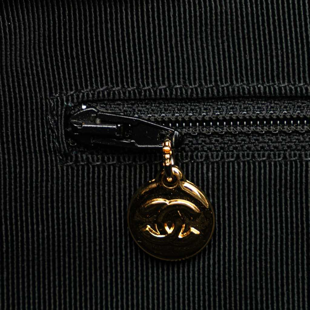 Chanel Triple CC Caviar Tote - Detail 2