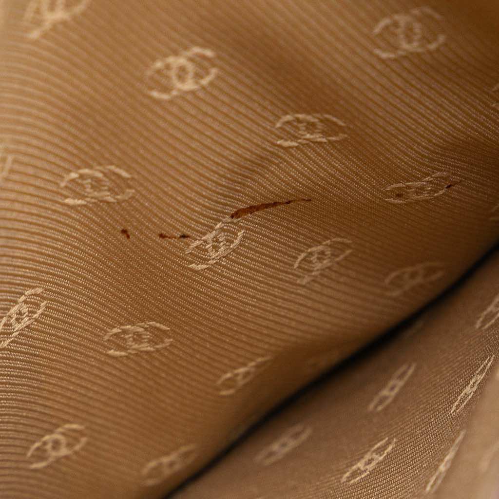 Chanel Grained Calfskin CC Button Yen Long Wallet - Detail 1