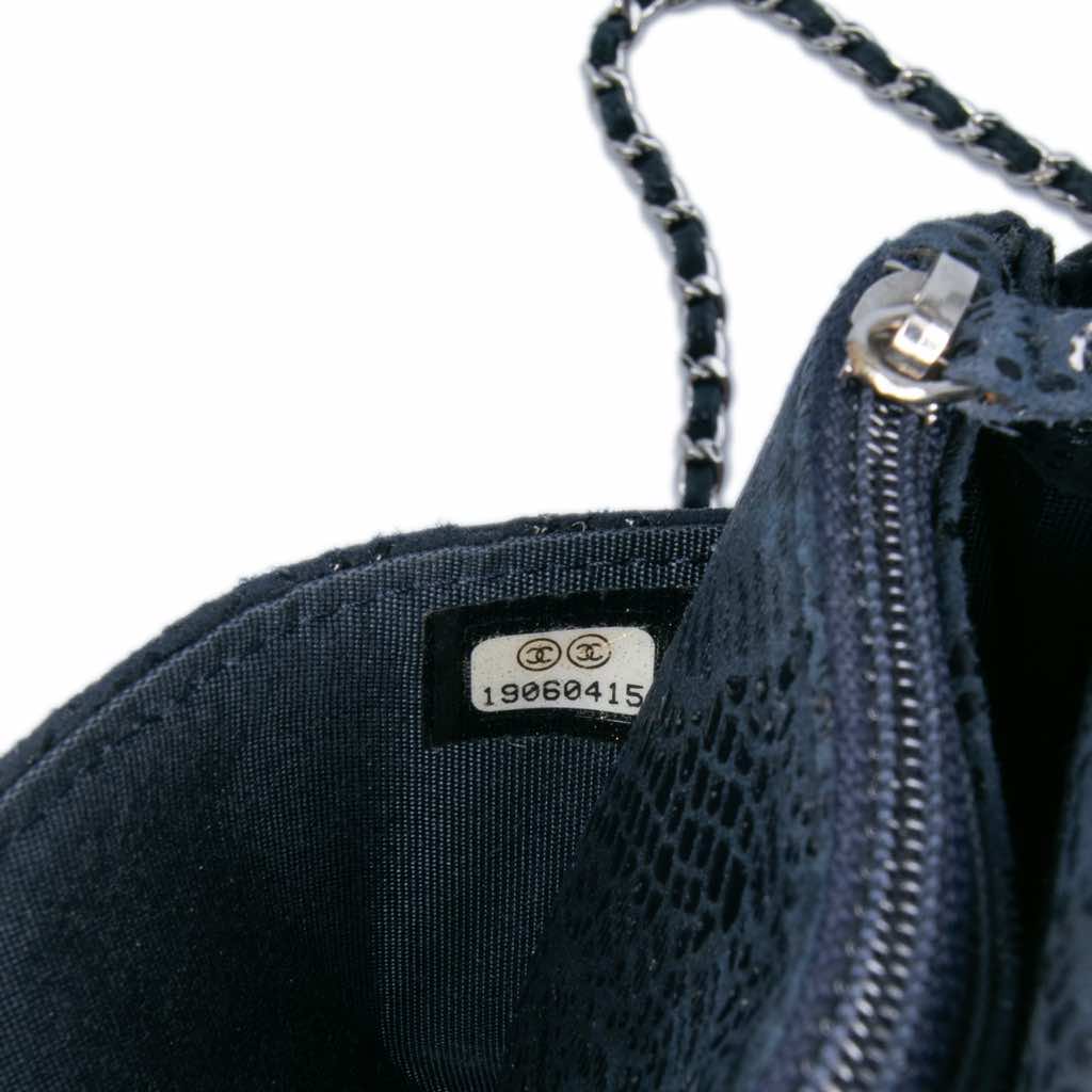 Chanel Lace Overlay Goatskin Wallet On Chain - Detail 1