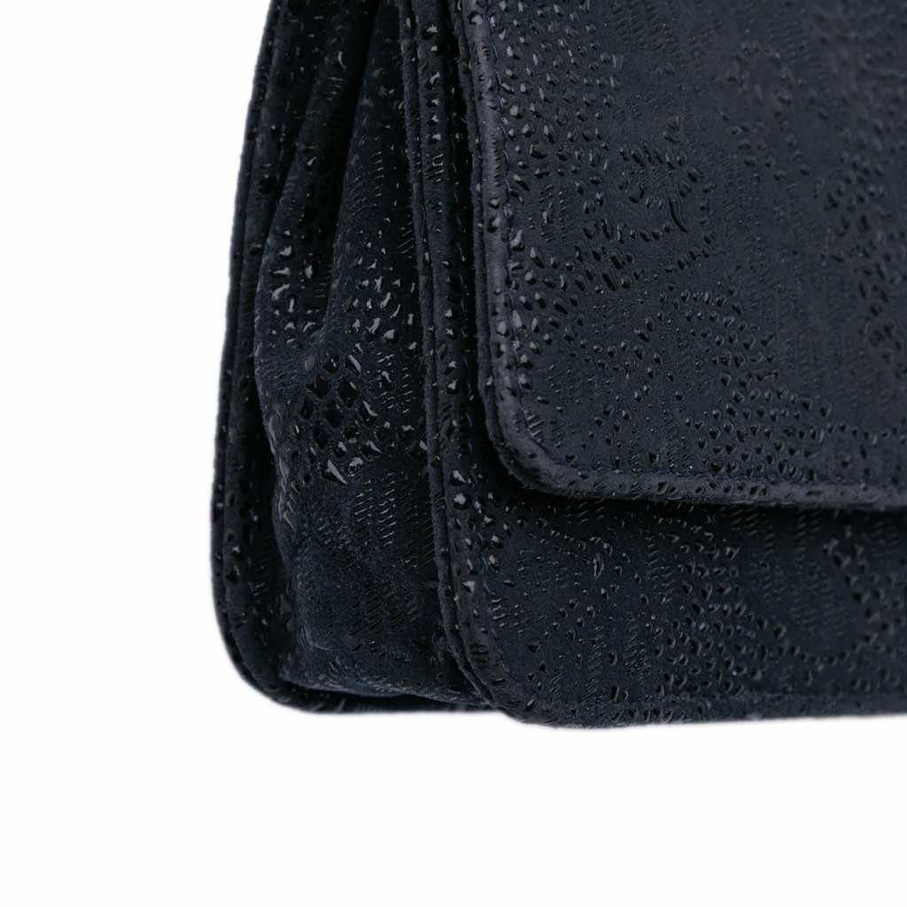Chanel Lace Overlay Goatskin Wallet On Chain - Detail 2