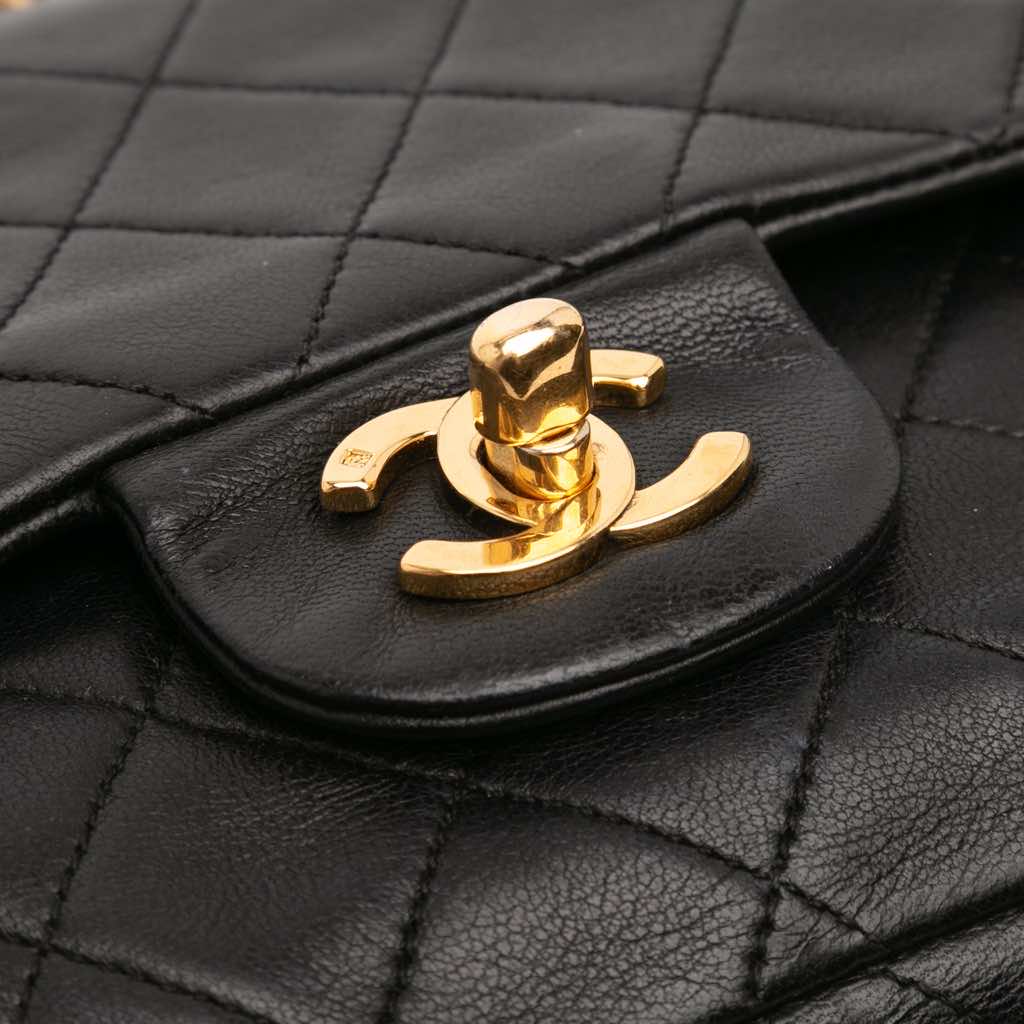 Chanel Small Classic Lambskin Double Flap - Detail 2