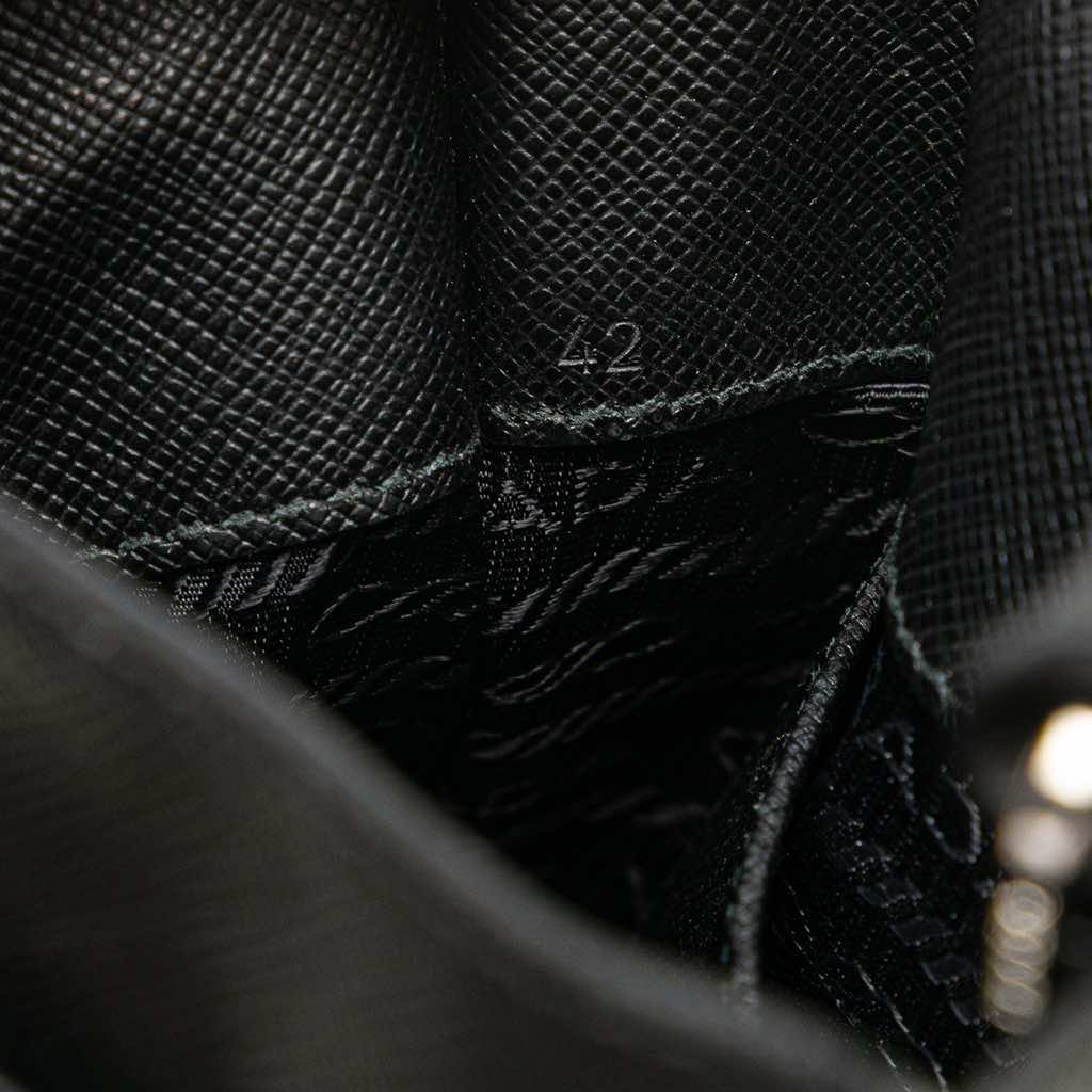 Prada Saffiano Crossbody - Detail 1