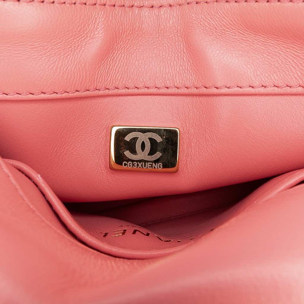 Chanel Mini Lambskin Pending CC Flap - Detail 1