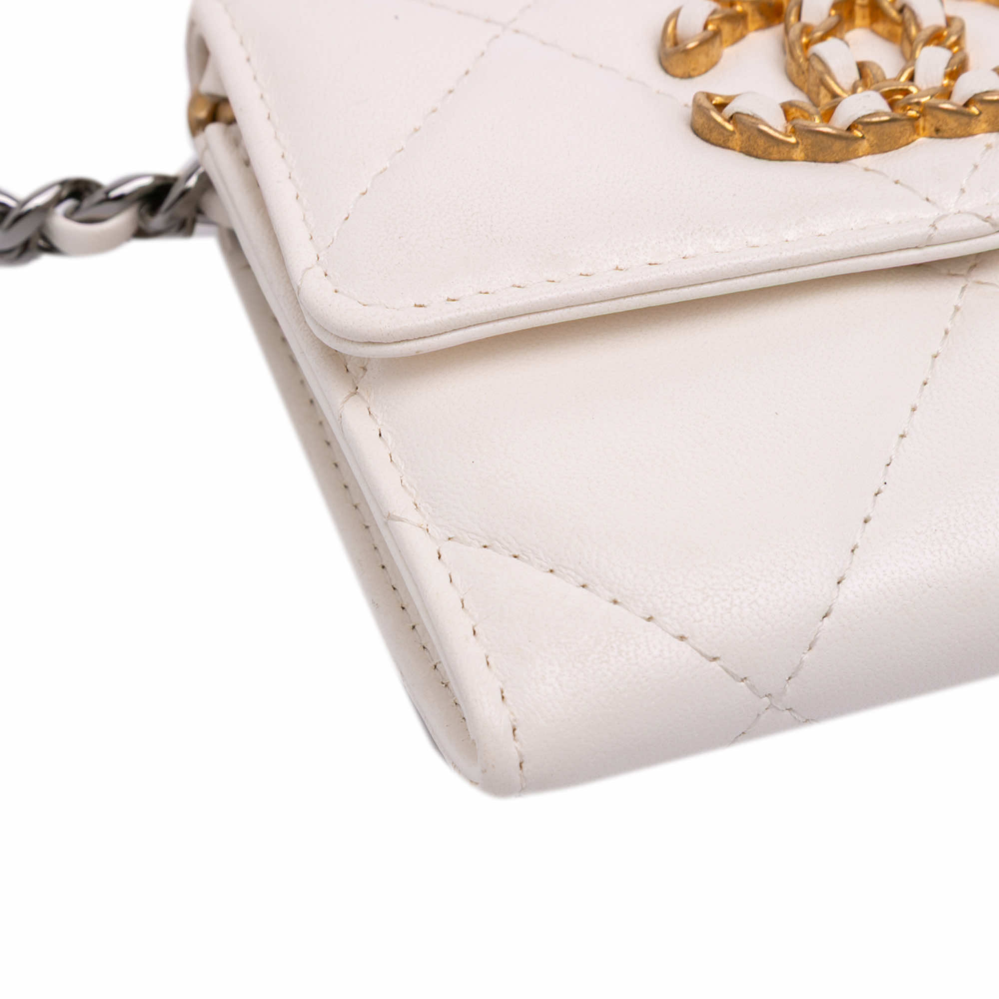 Chanel Quilted Lambskin Chanel 19 Card Holder On Chain - Image 10