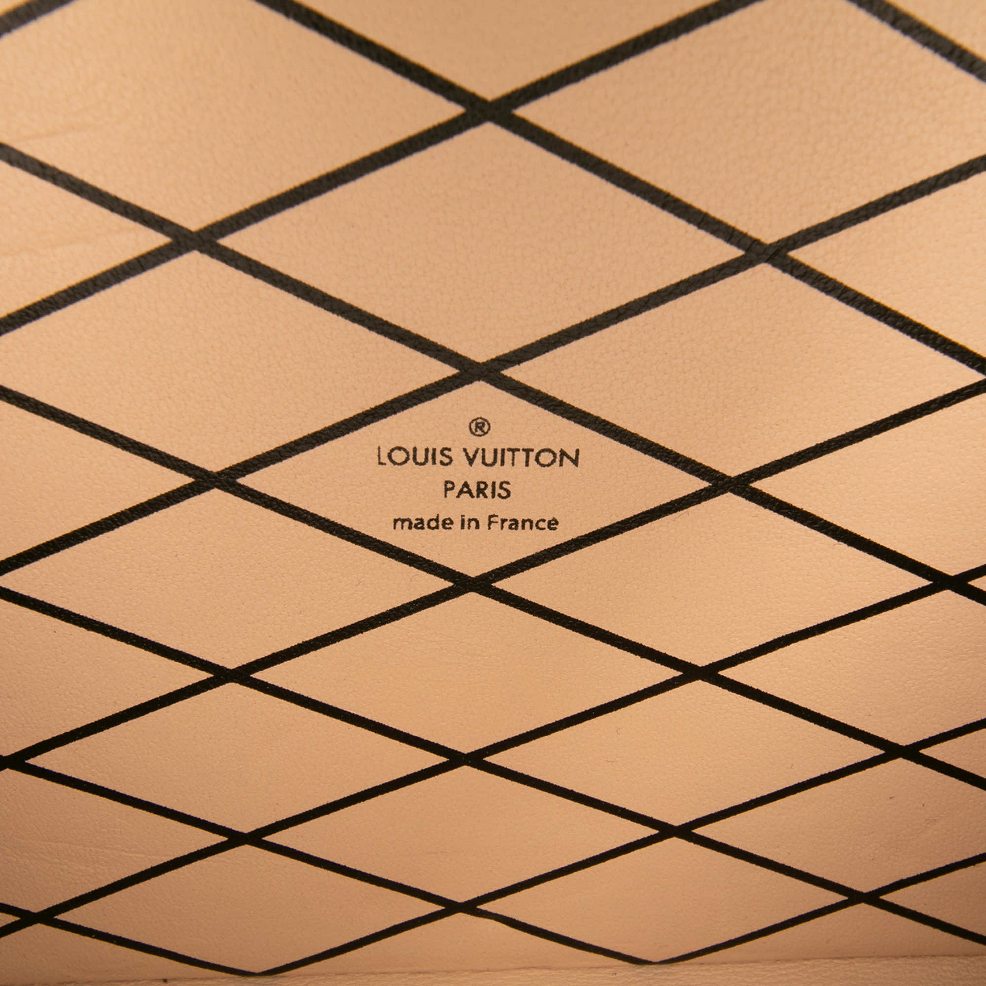 Louis Vuitton Monogram Vernis Fleur Petite Malle - Side view