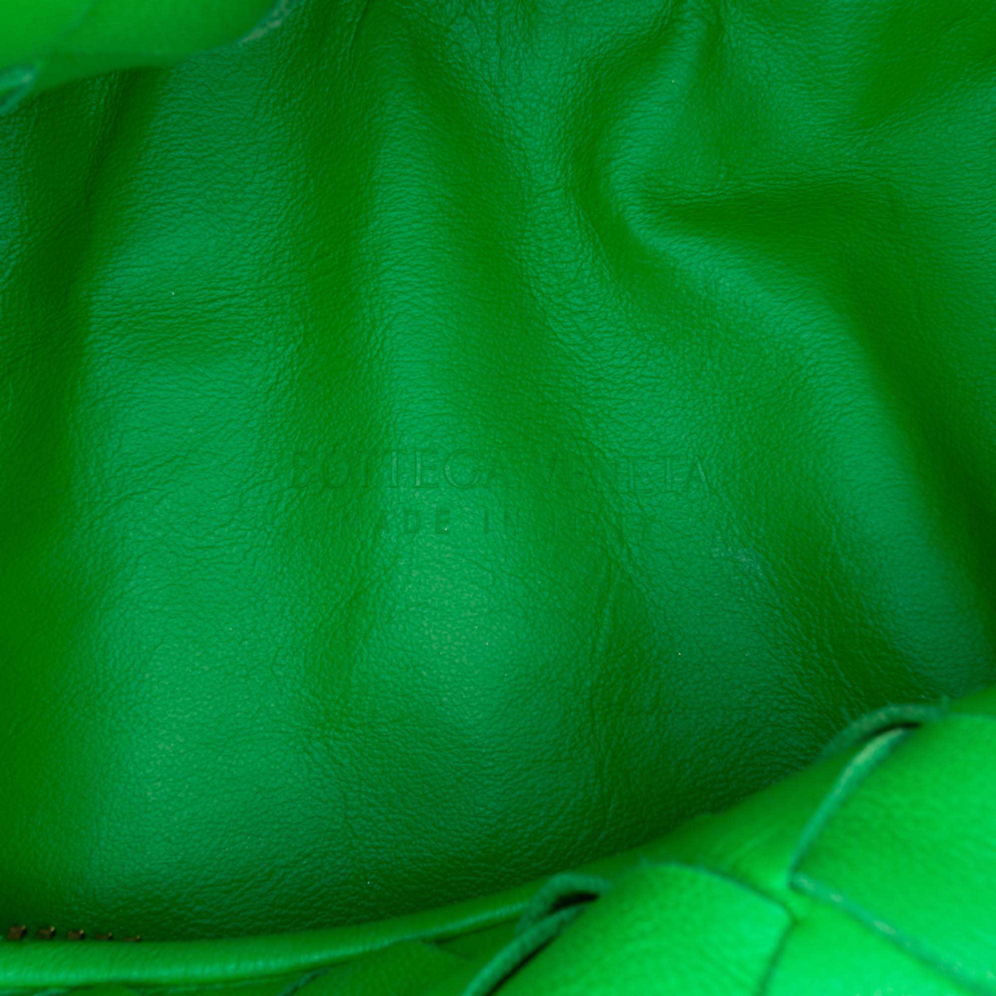 Bottega Veneta Teen Nappa Intrecciato Jodie - Side view