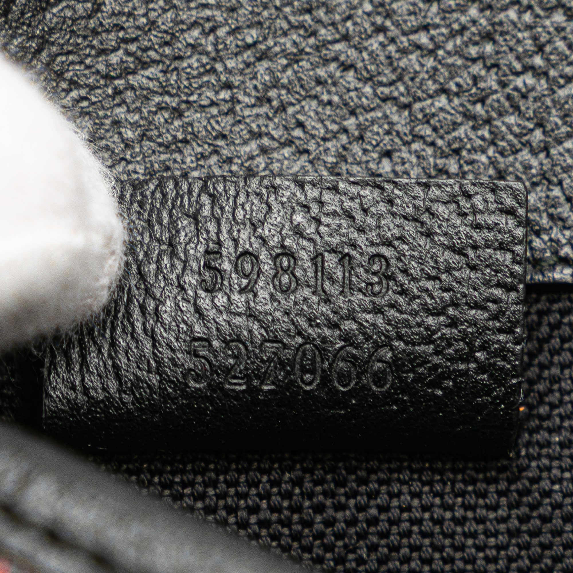 Gucci GG Supreme Psychedelic Belt Bag - Detail 1