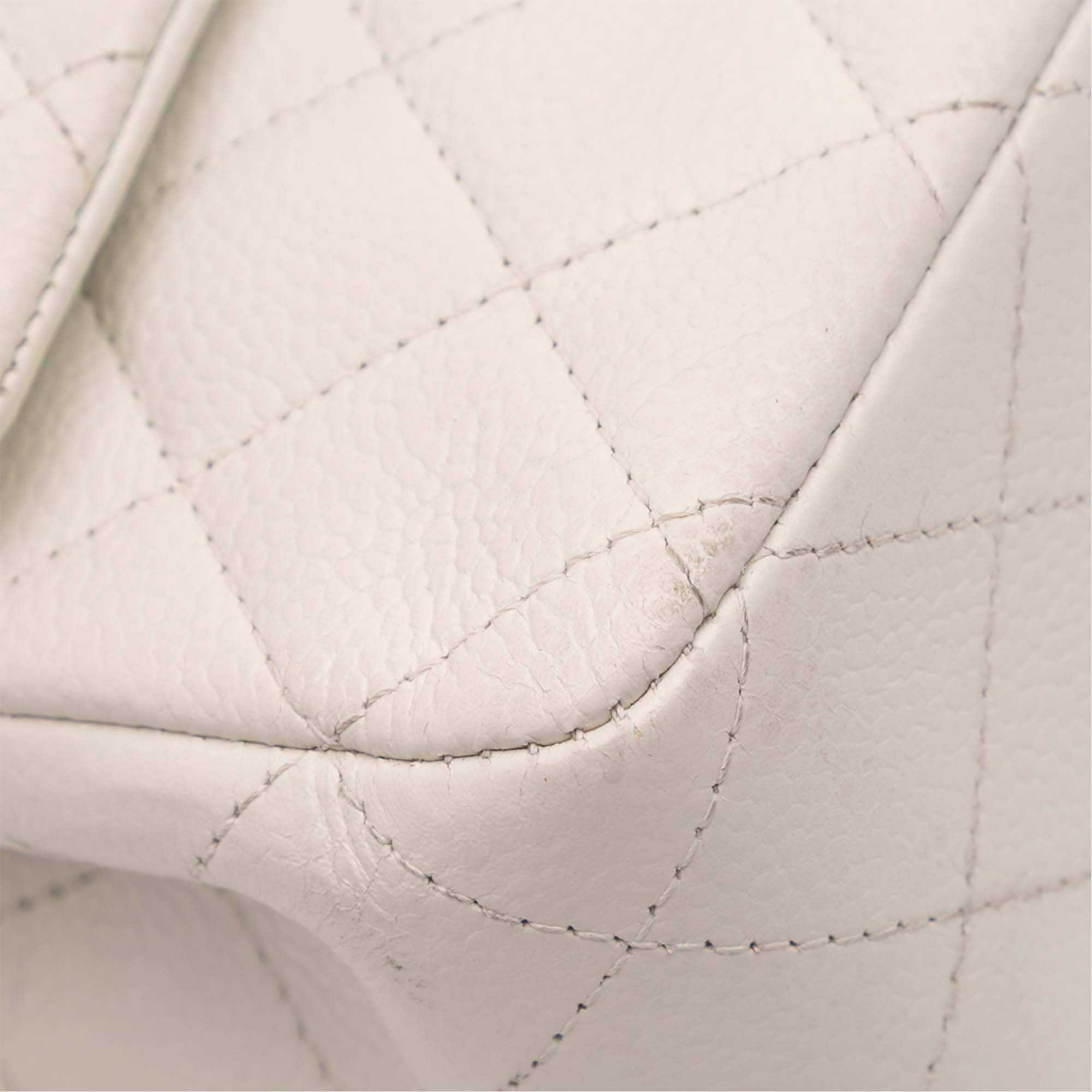 Chanel Medium Classic Caviar Double Flap - Detail 2