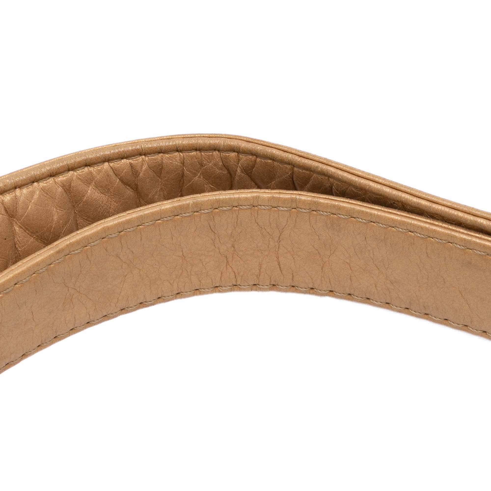 Chanel Distressed Calfskin Shopping In Moscow Tote - Image 12