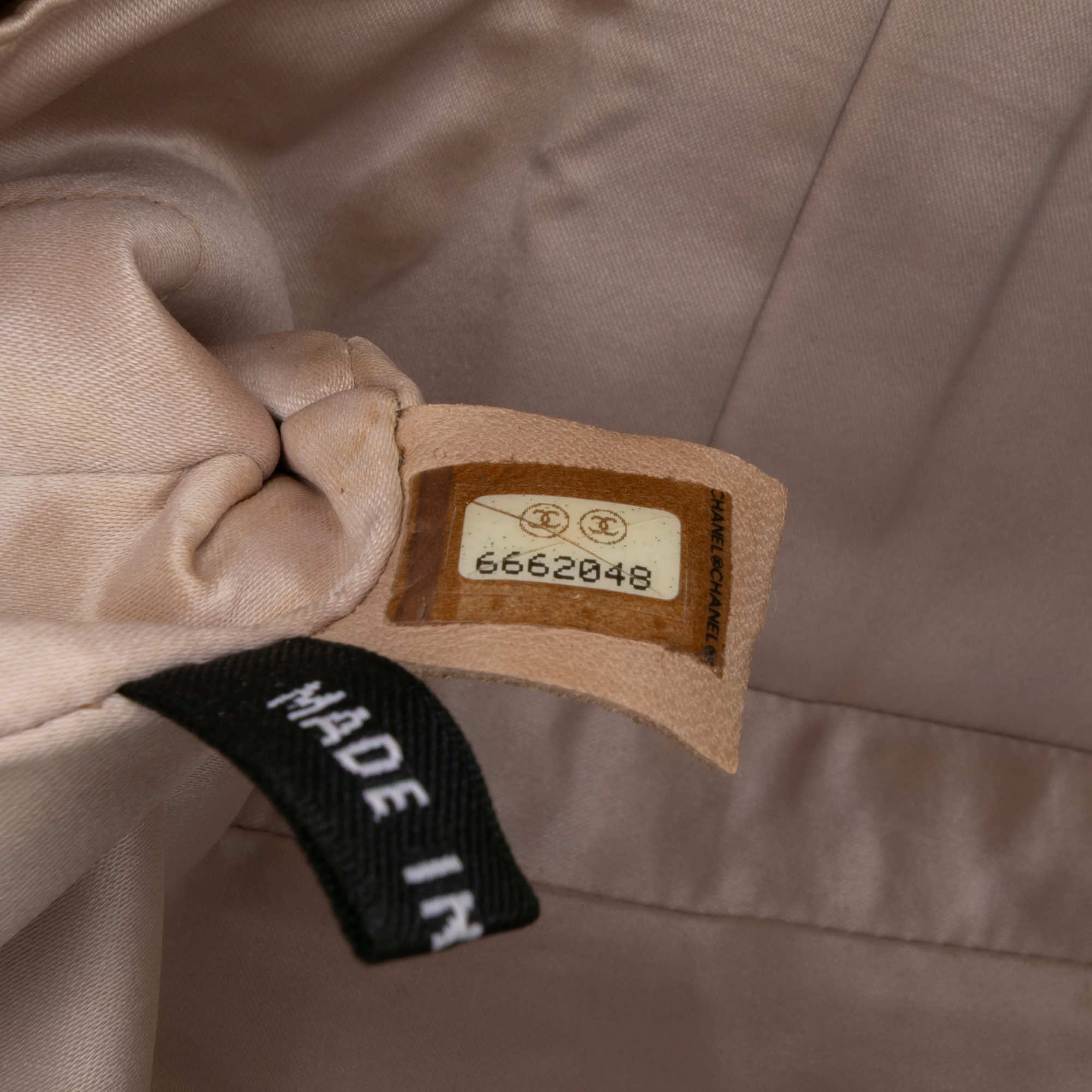 Chanel New Travel Line Nylon East West Flap - Detail 1