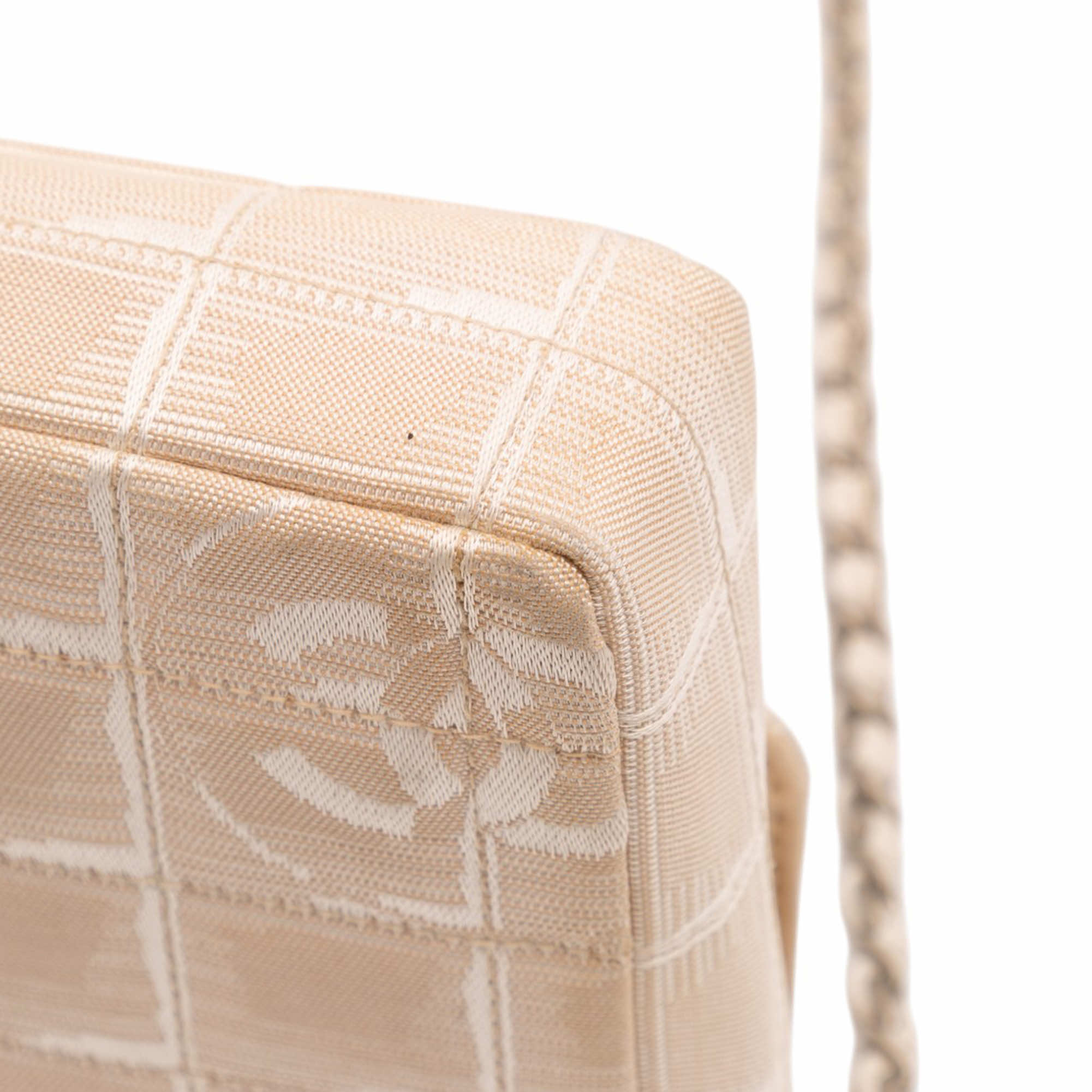 Chanel New Travel Line Nylon East West Flap - Detail 2