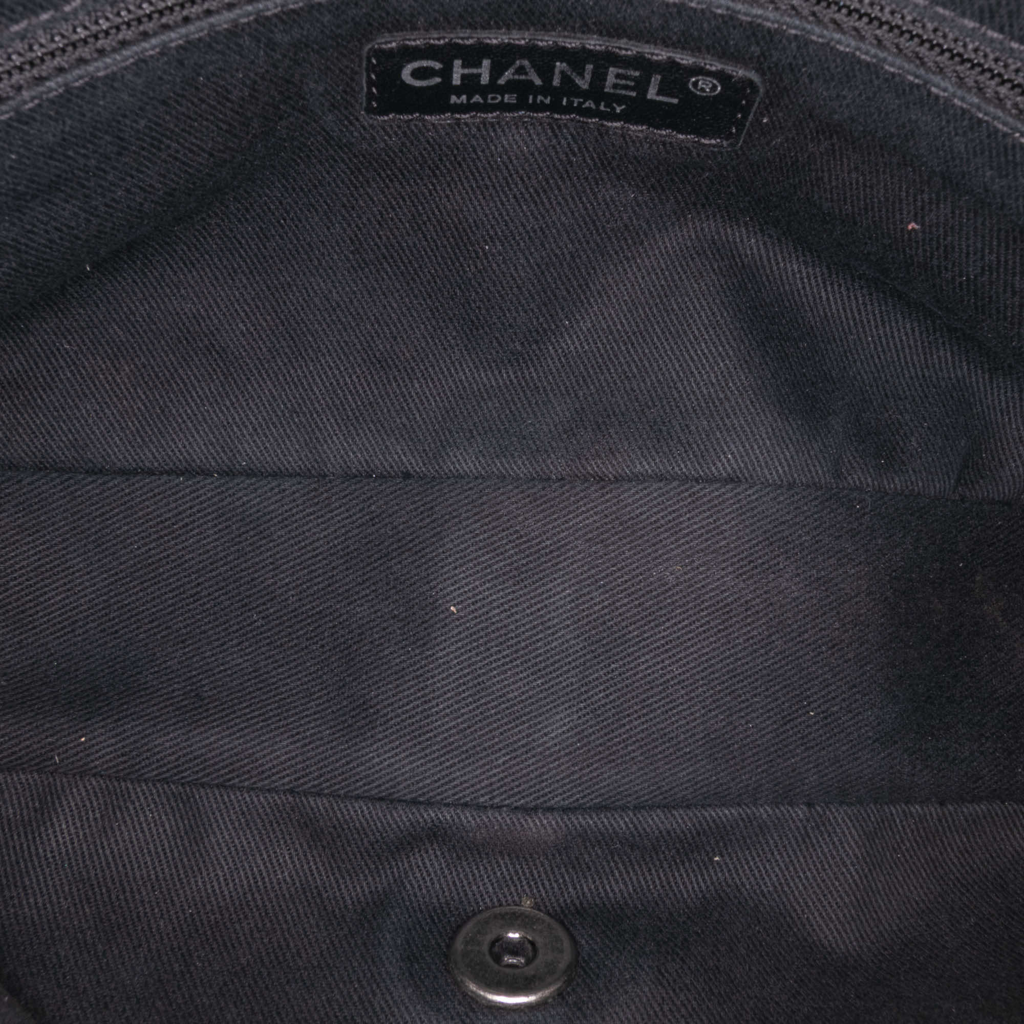 Chanel Medium Quilted Iridescent Caviar Easy Flap - 4