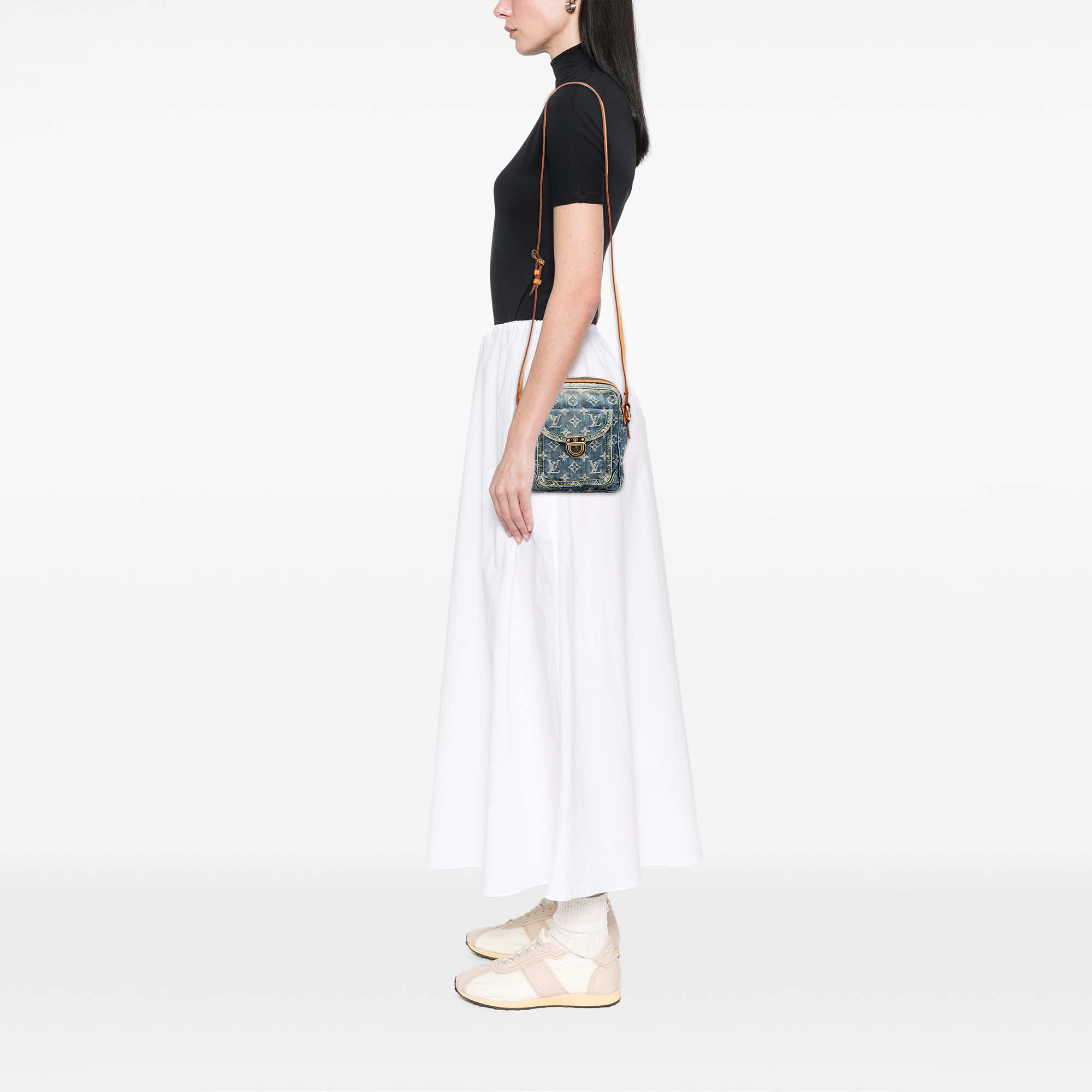 Louis Vuitton Monogram Denim Camera Bag - Image 12