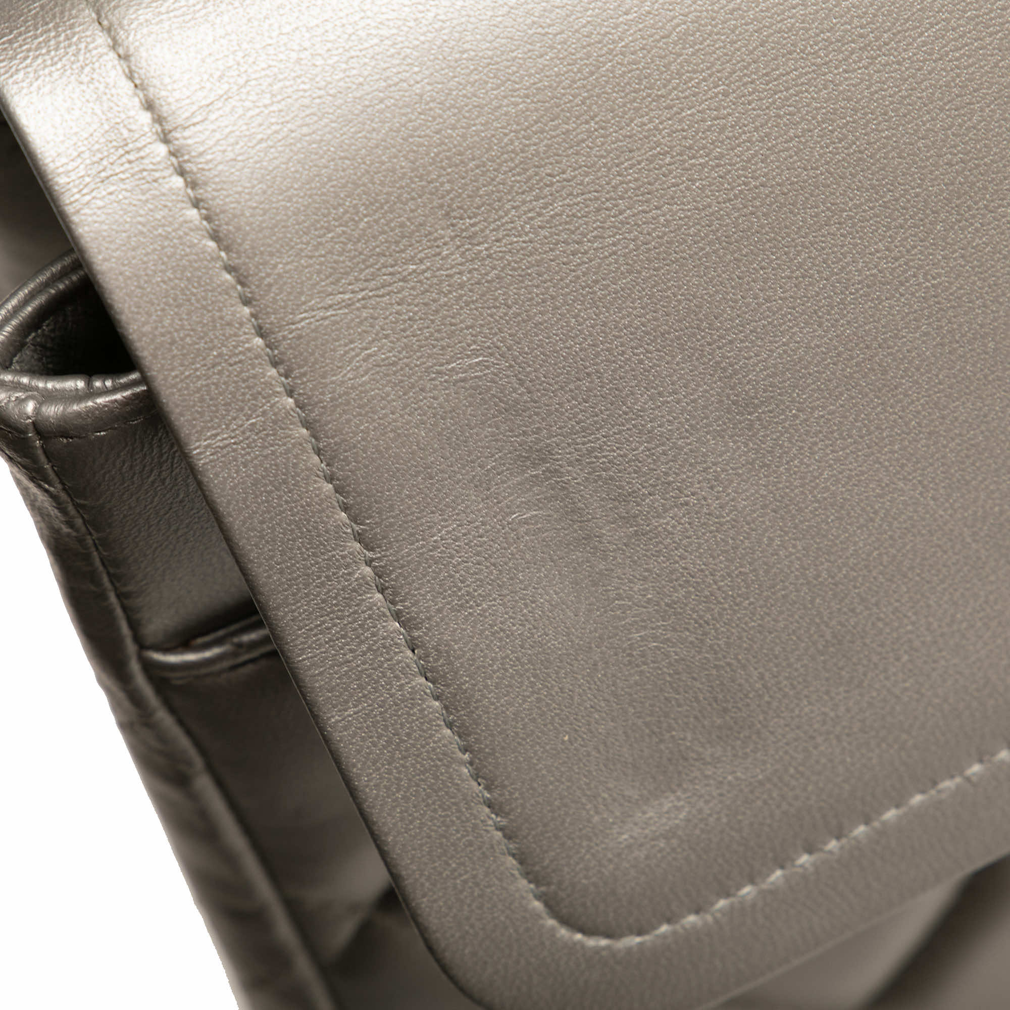 Chanel Maxi Classic Lambskin Double Flap - Detail 2