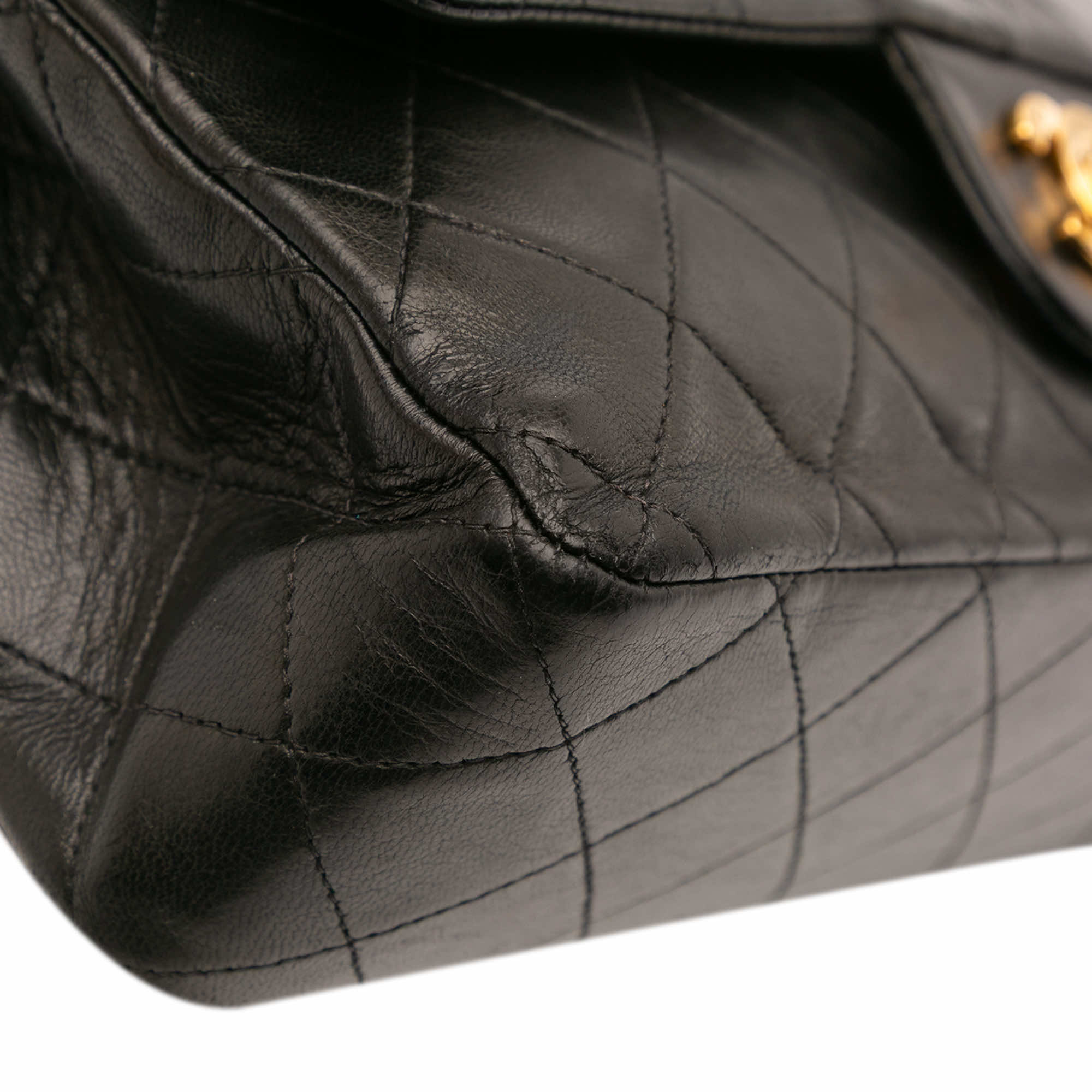 Chanel Medium Classic Lambskin Double Flap - Detail 2