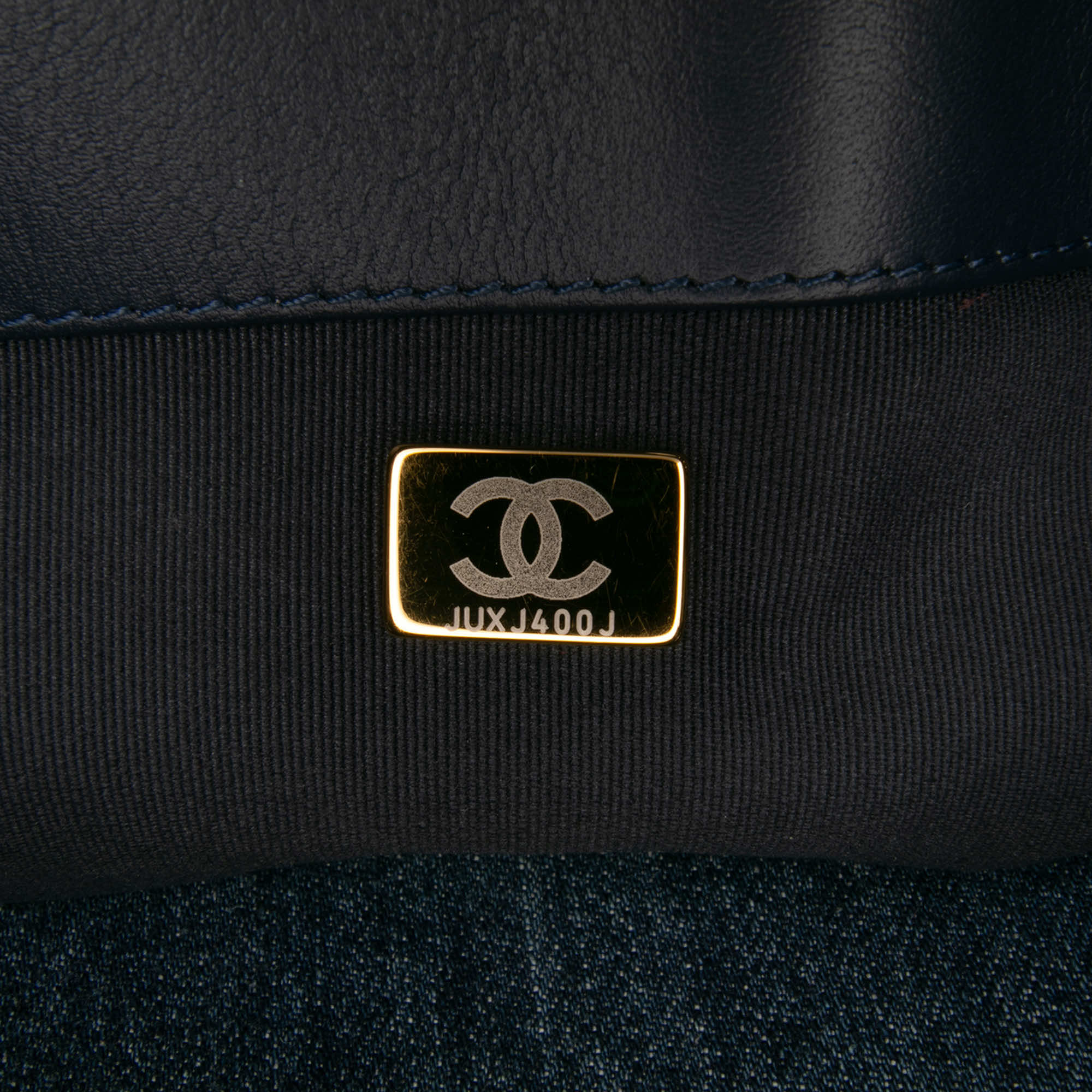 Chanel Large Denim 19 Flap - Detail 1
