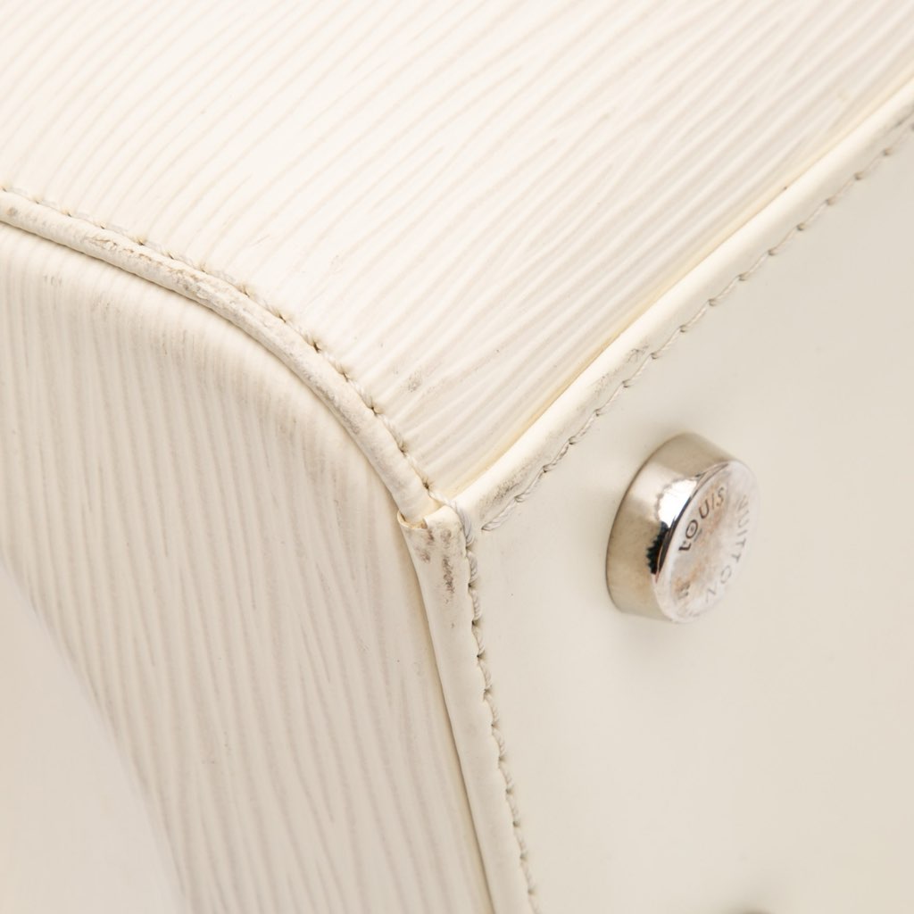 Louis Vuitton Epi Brea MM - Image 14