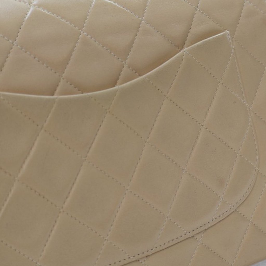 Chanel Medium Classic Lambskin Double Flap - Detail 2