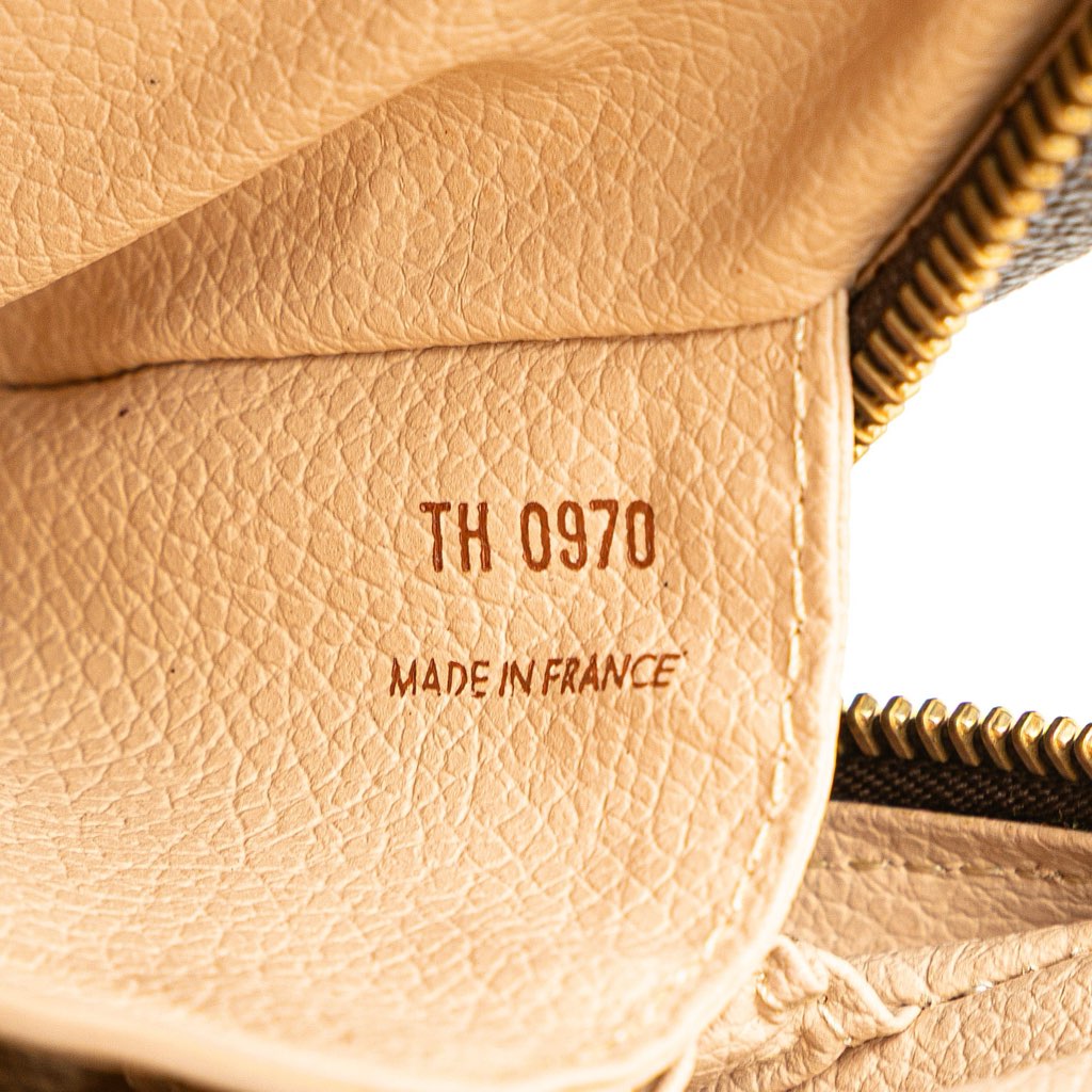 Louis Vuitton Monogram Trousse Toilette 23 - Detail 1