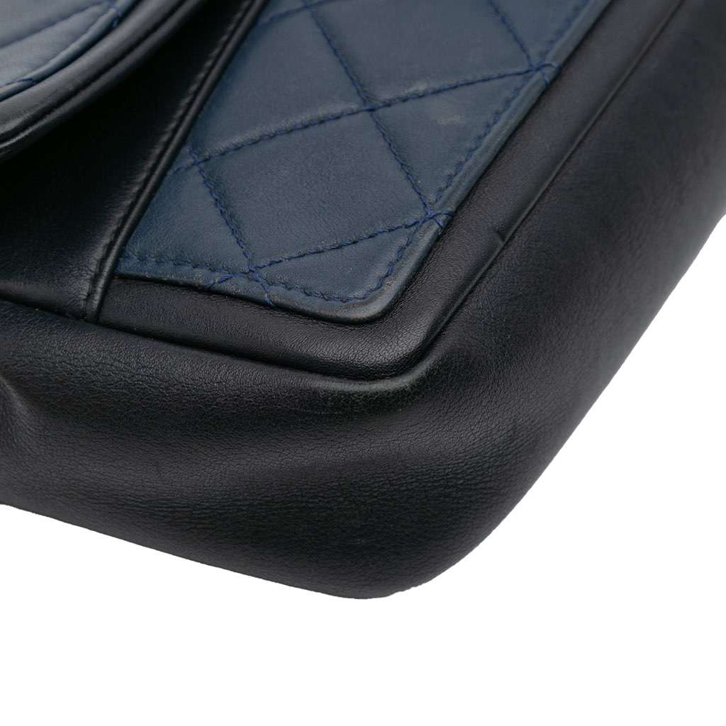 Chanel Medium Bicolor Calfskin Graphic Flap - Detail 2