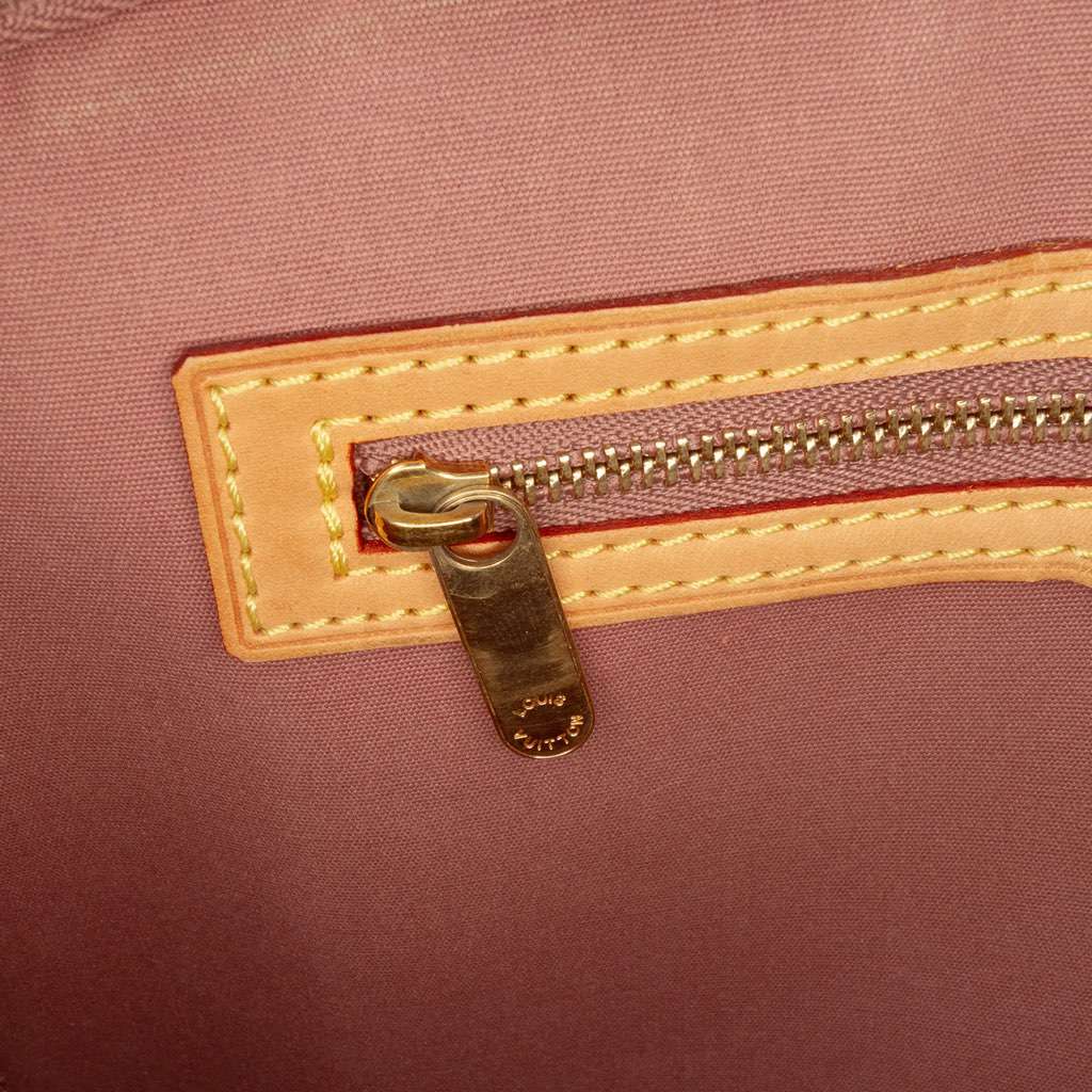 Louis Vuitton Monogram Vernis Brea MM - Side view