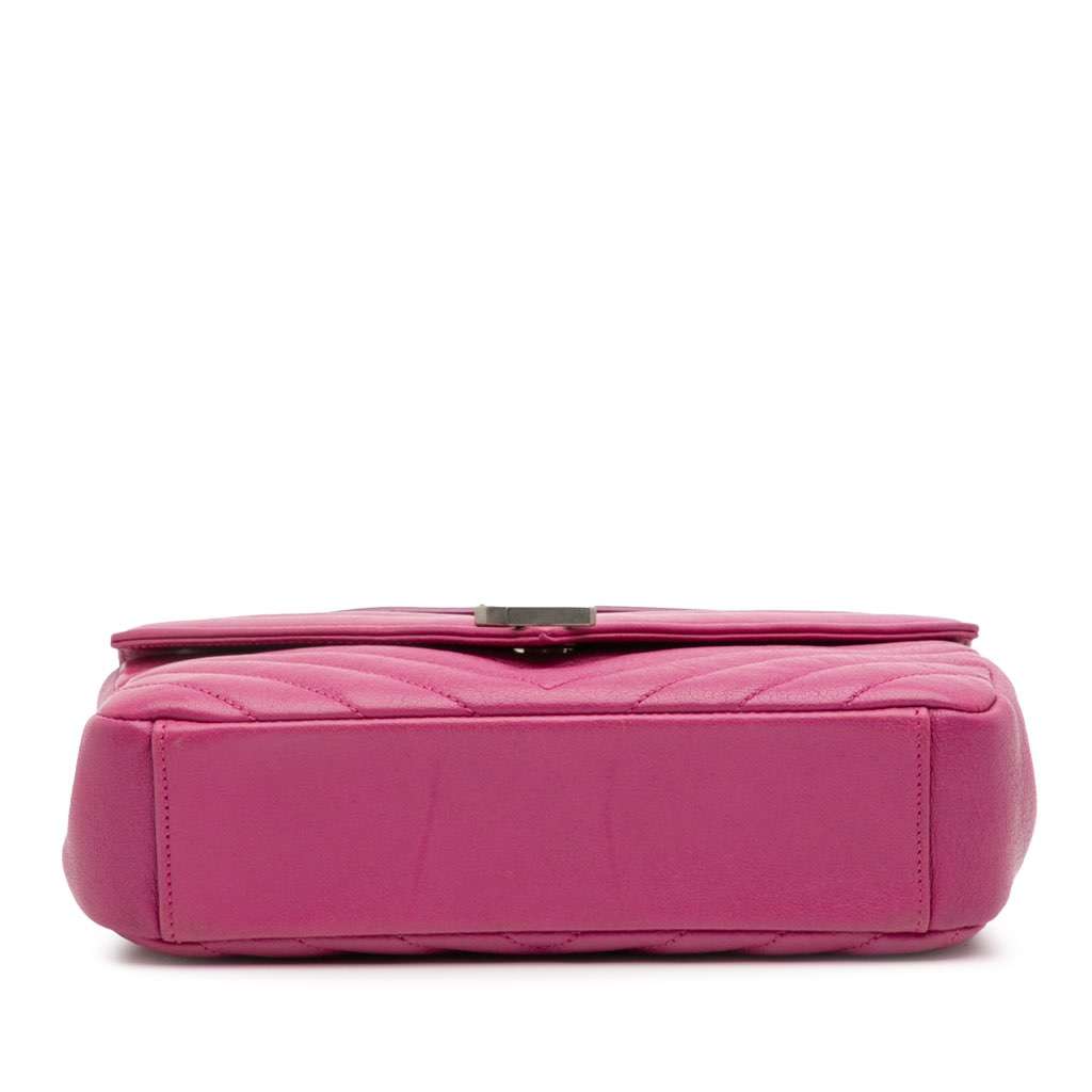 Saint Laurent Medium Chevron Sheepskin Monogram Chain Bag - Image 6