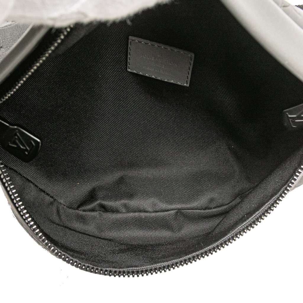 Louis Vuitton Monogram Shadow Discovery Bumbag - 4