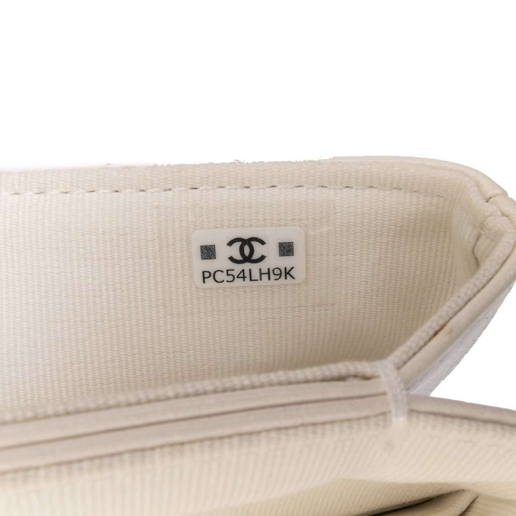 Chanel Quilted Shiny Lambskin Flap with Chain - Detail 1