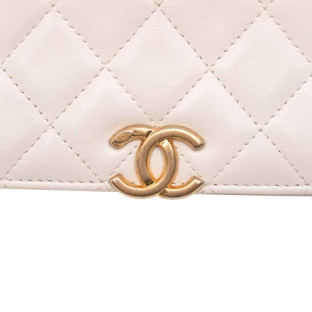 Chanel Quilted Shiny Lambskin Flap with Chain - Detail 2