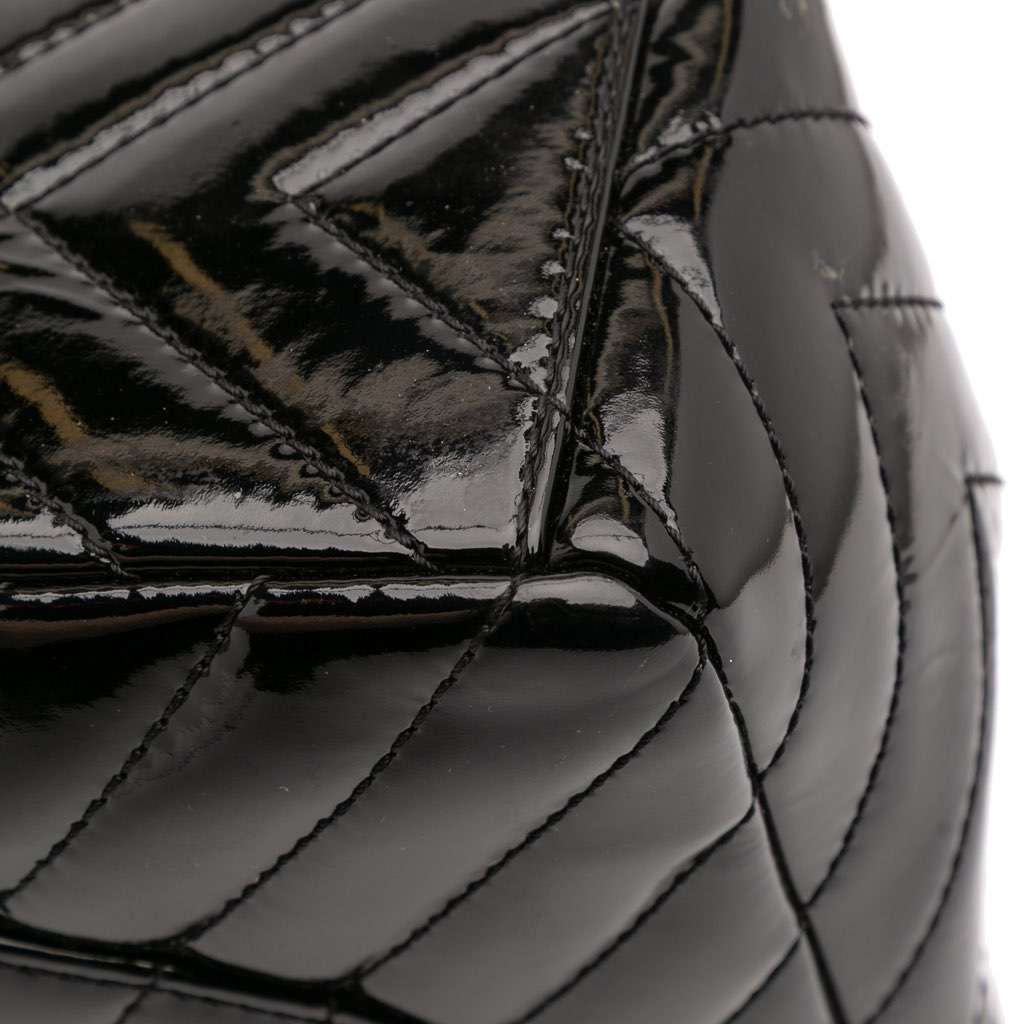 Chanel Maxi Classic Chevron Patent Single Flap - Image 11