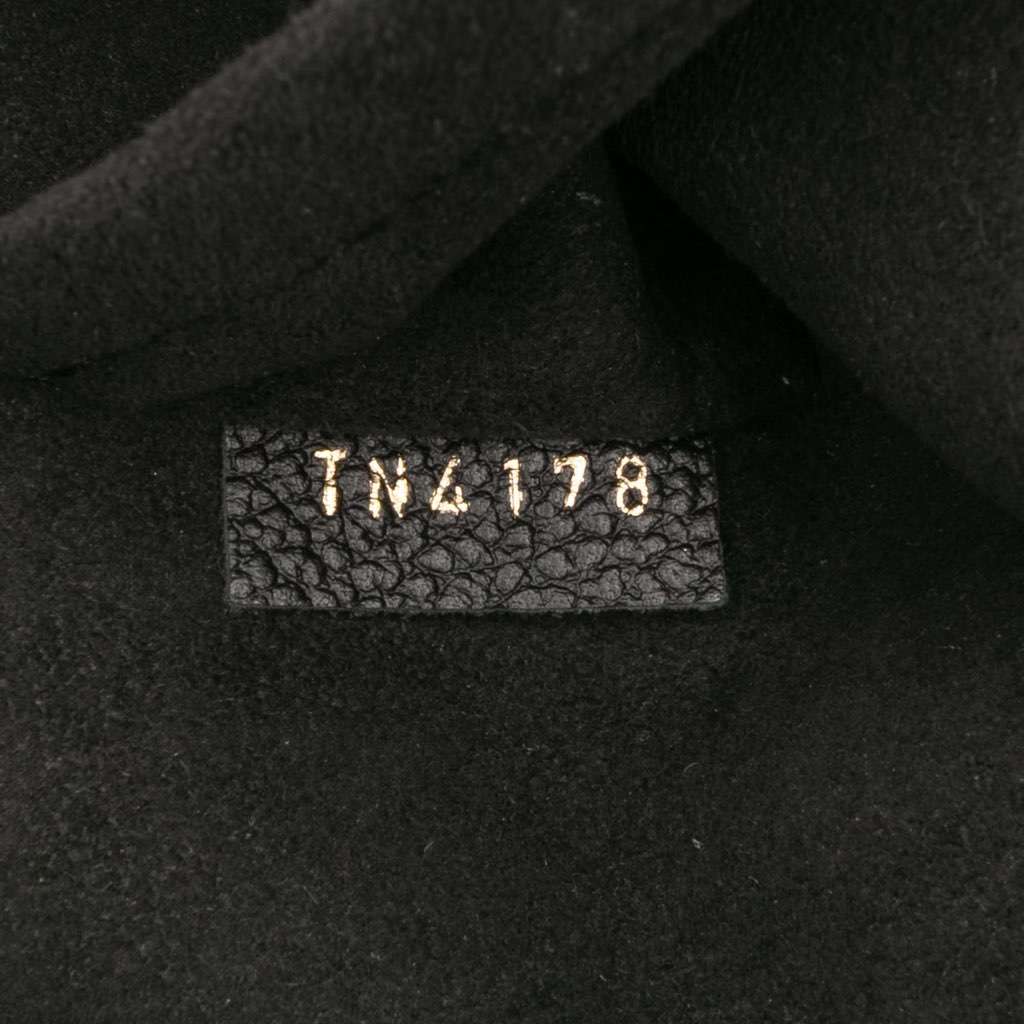 Louis Vuitton Monogram Daily Pouch - Detail 1