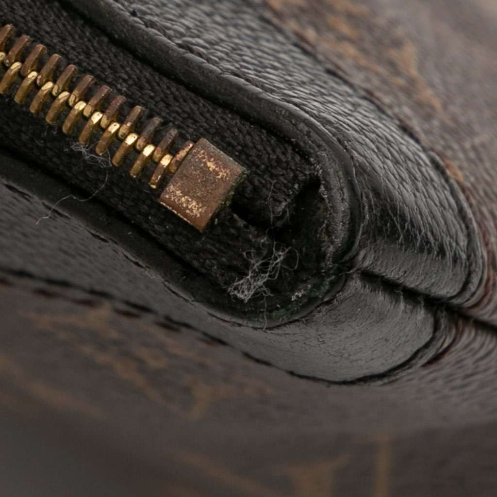 Louis Vuitton Monogram Daily Pouch - Detail 2