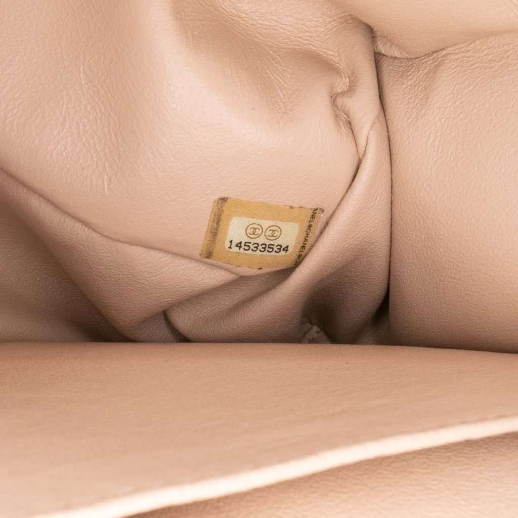 Chanel Jumbo Classic Lambskin Double Flap - Detail 1