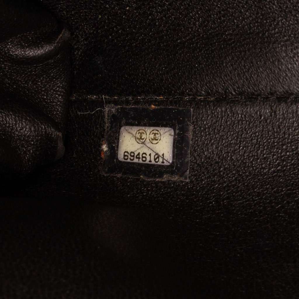 Chanel Quilted Lambskin Chocolate Bar Shoulder Bag - Detail 2