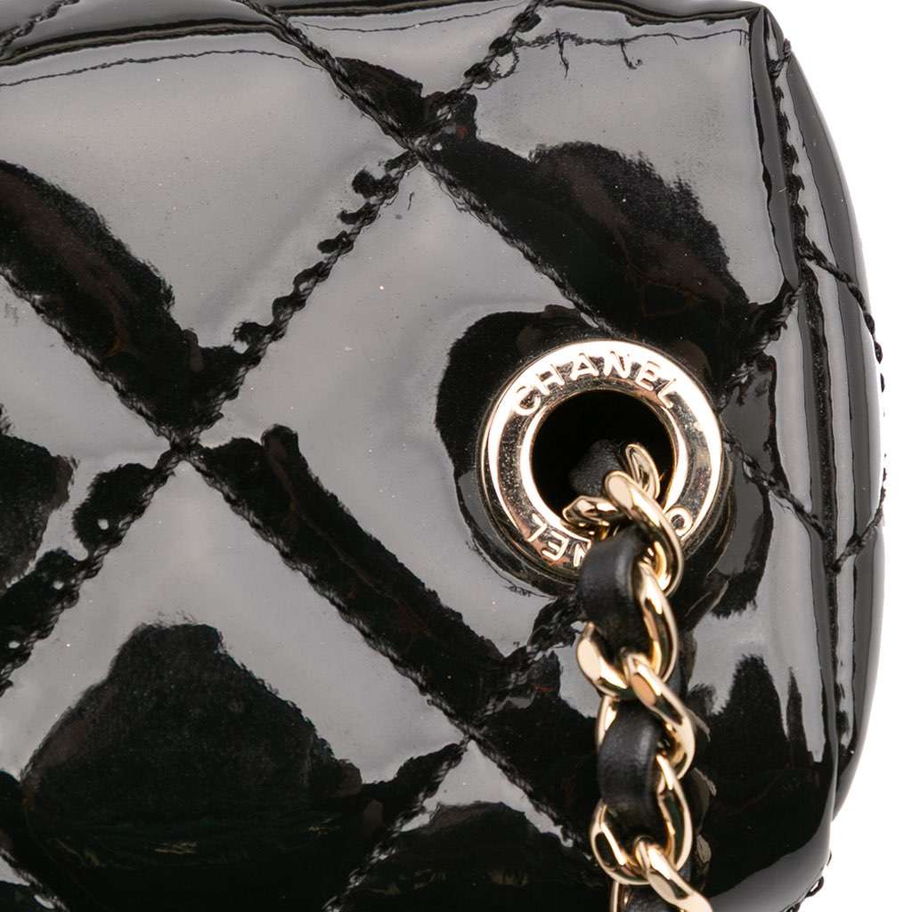 Chanel Quilted Patent Logo Chain Vanity Case - Image 13