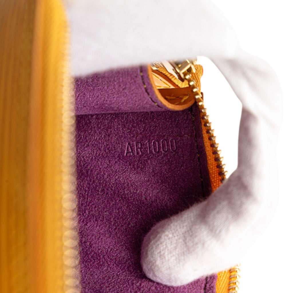 Louis Vuitton Epi Pochette Accessoires - Side view