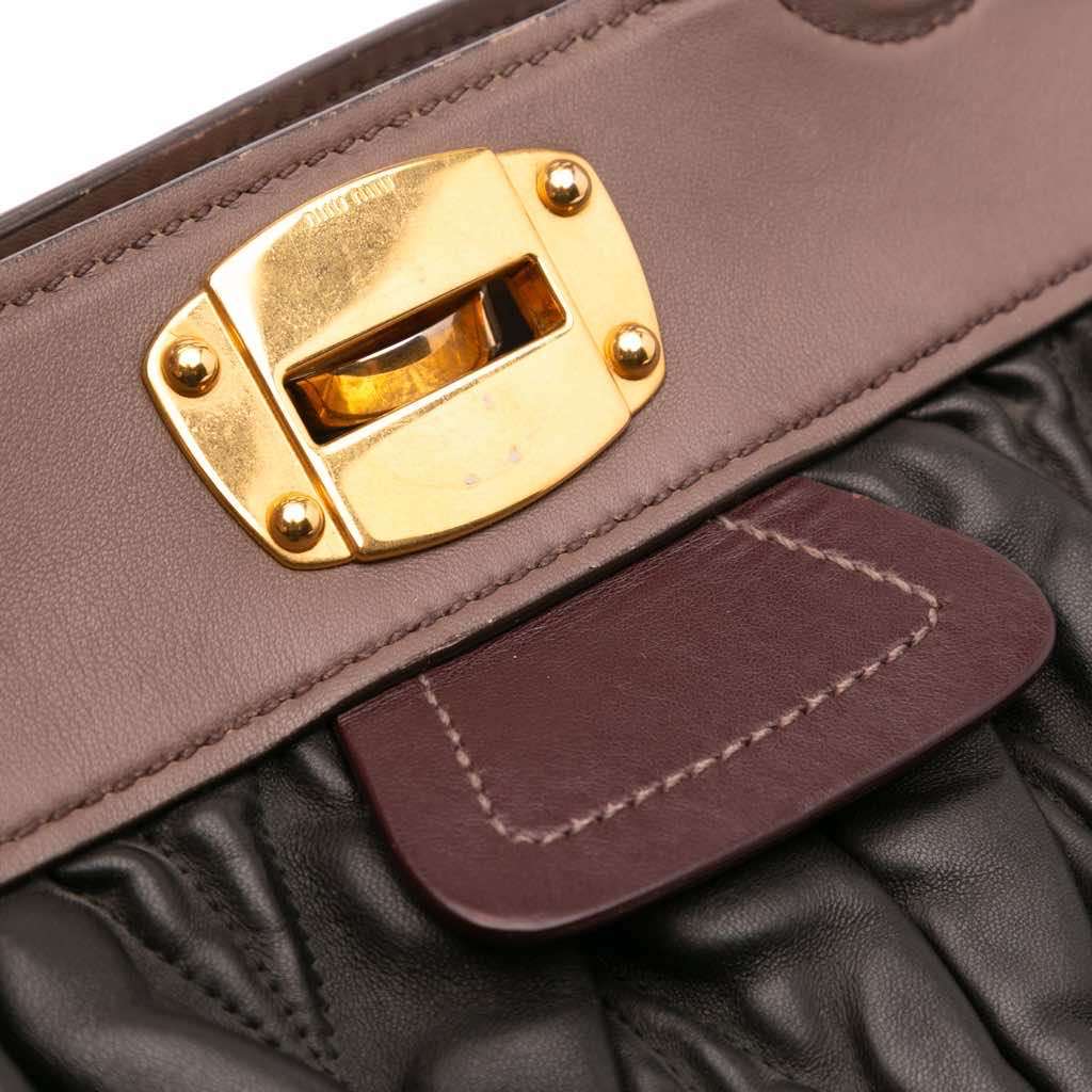 Miu Miu Matelasse Leather Turnlock Tote - Detail 2