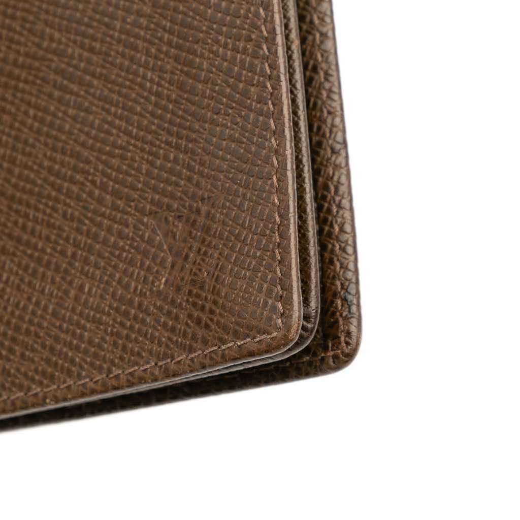 Louis Vuitton Taiga Checkbook Wallet - Detail 2