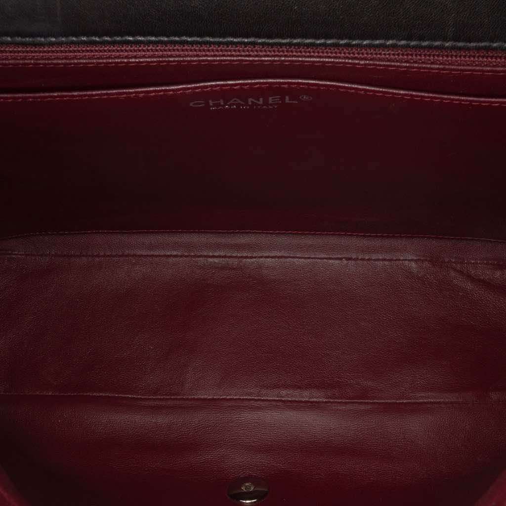 Chanel Maxi Classic Lambskin Single Flap - 4